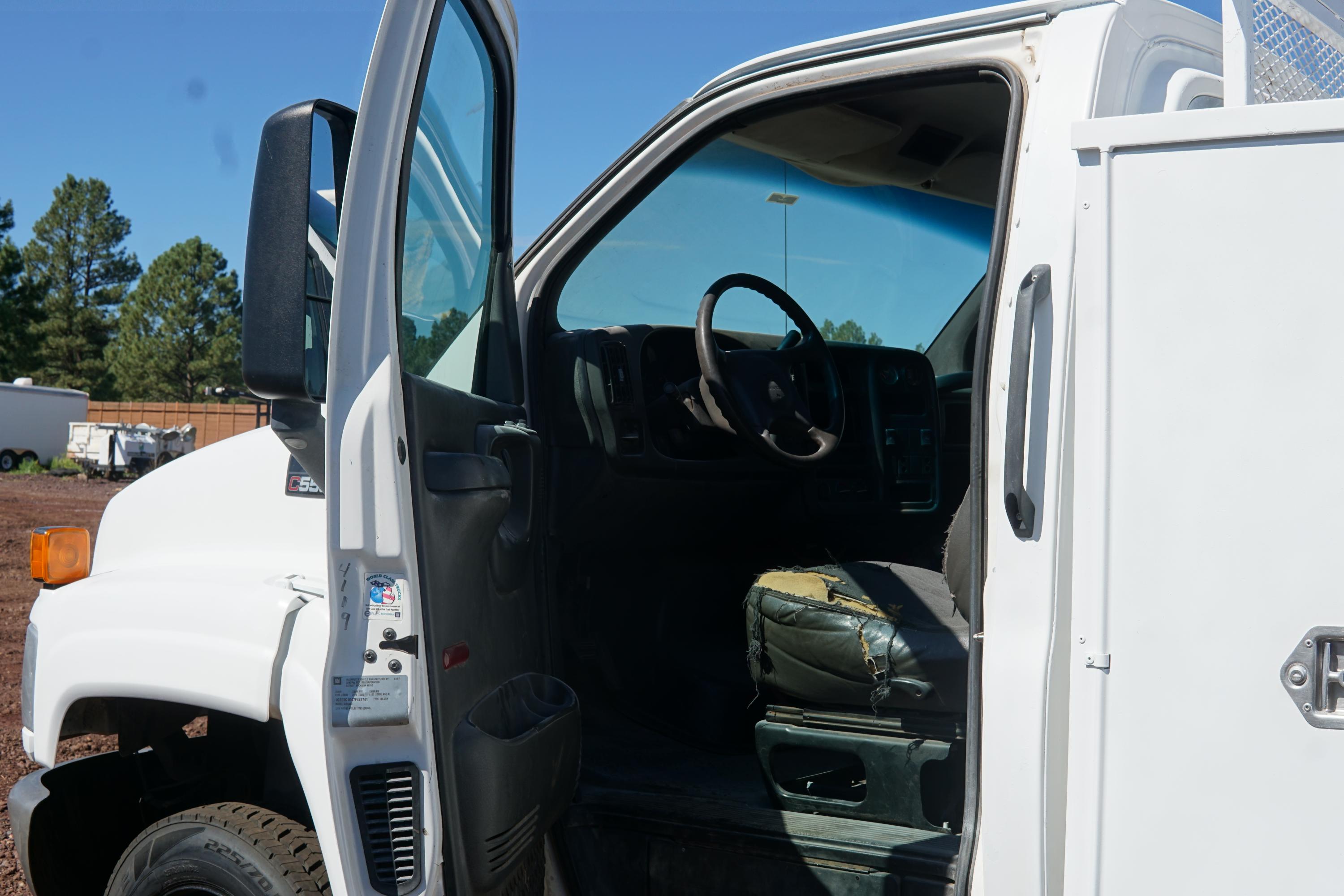 2007 Chevrolet Kodiak C5500 - image 6