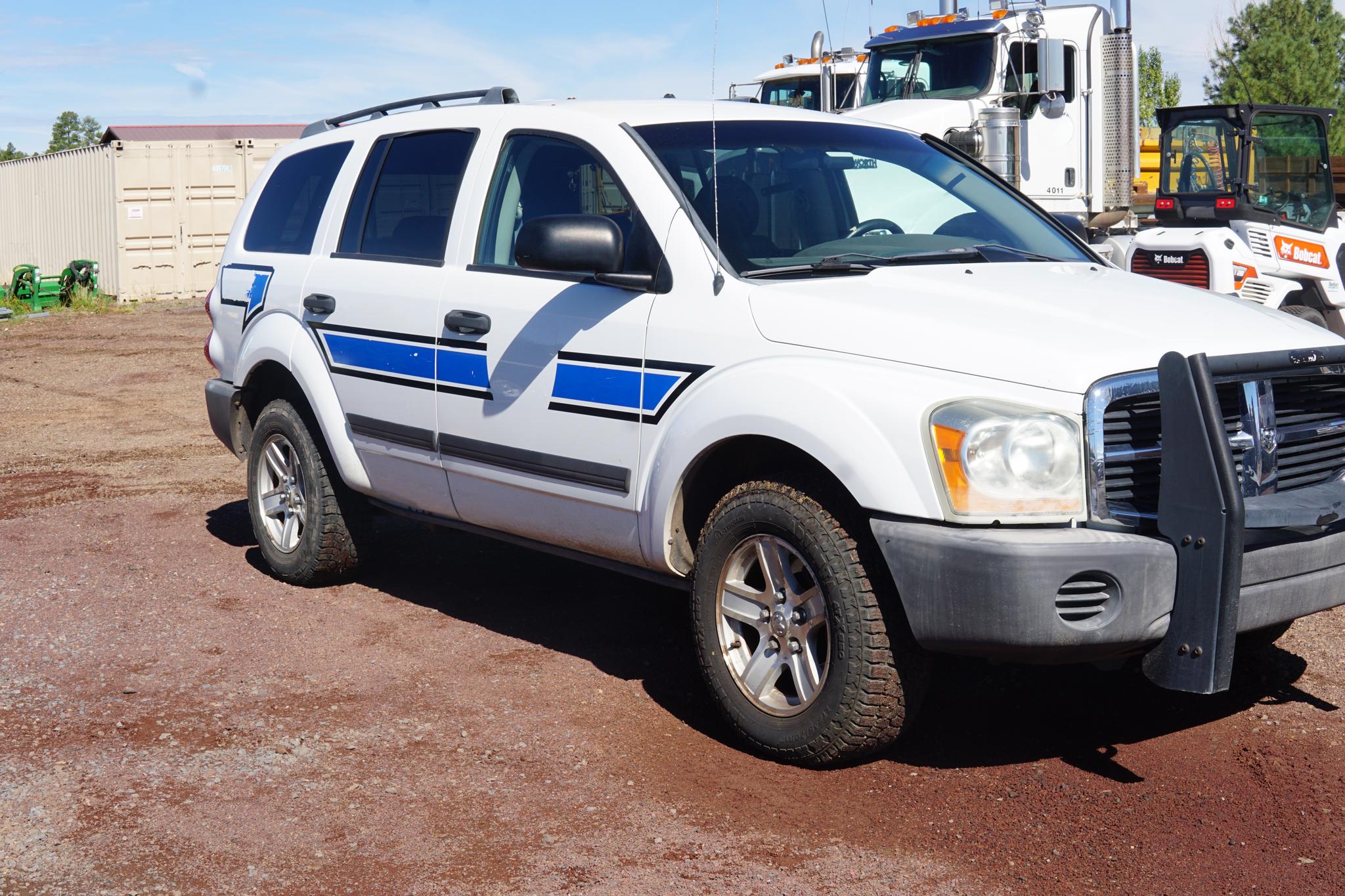 2006 Dodge Durango SXT - image 2