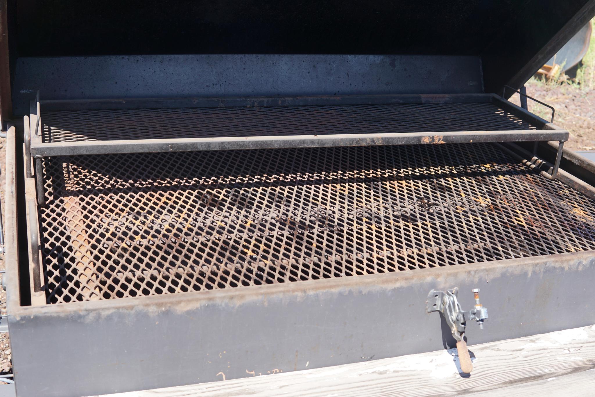 BBQ Trailer - image 5