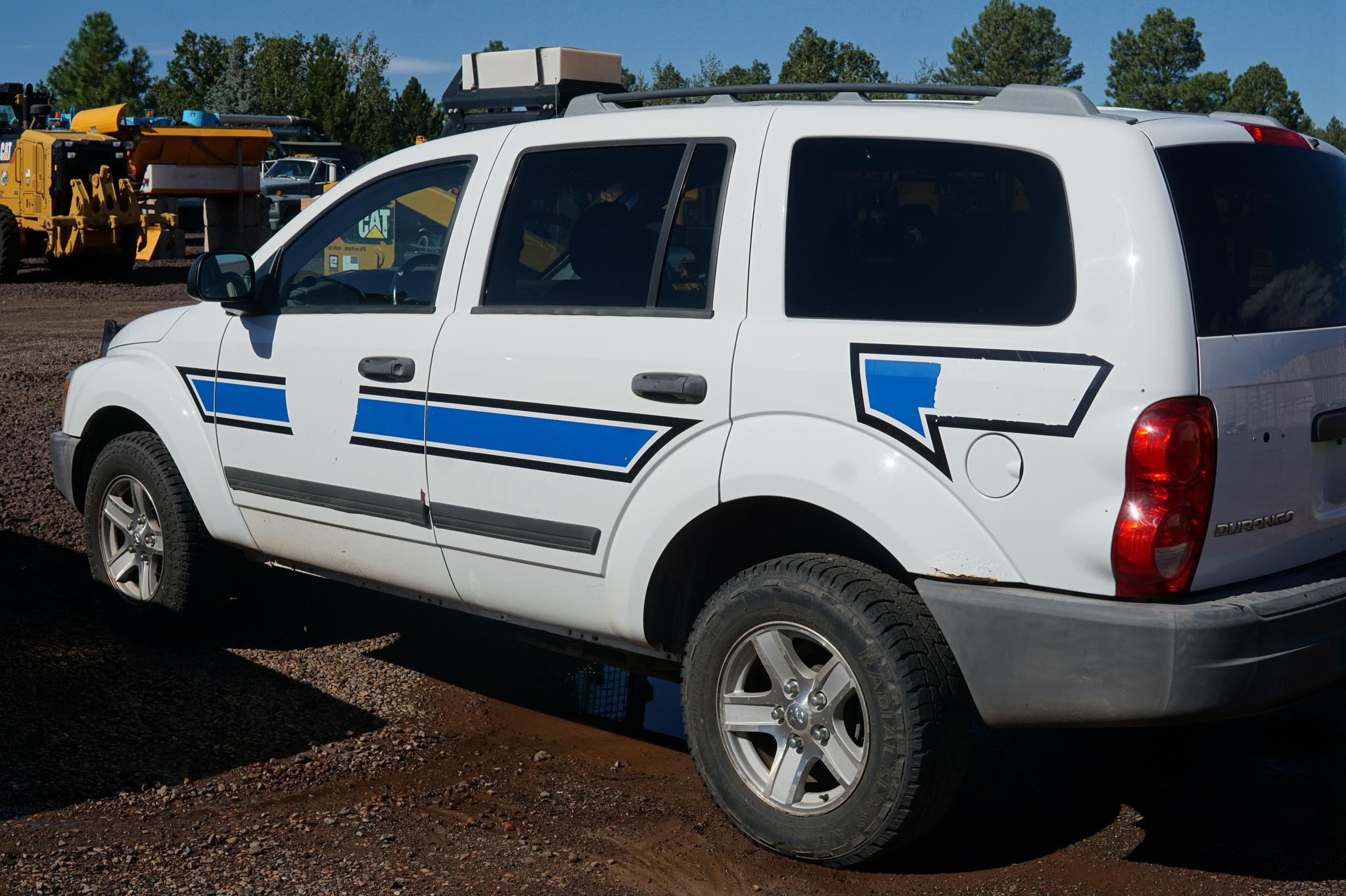 2006 Dodge Durango SXT - image 4
