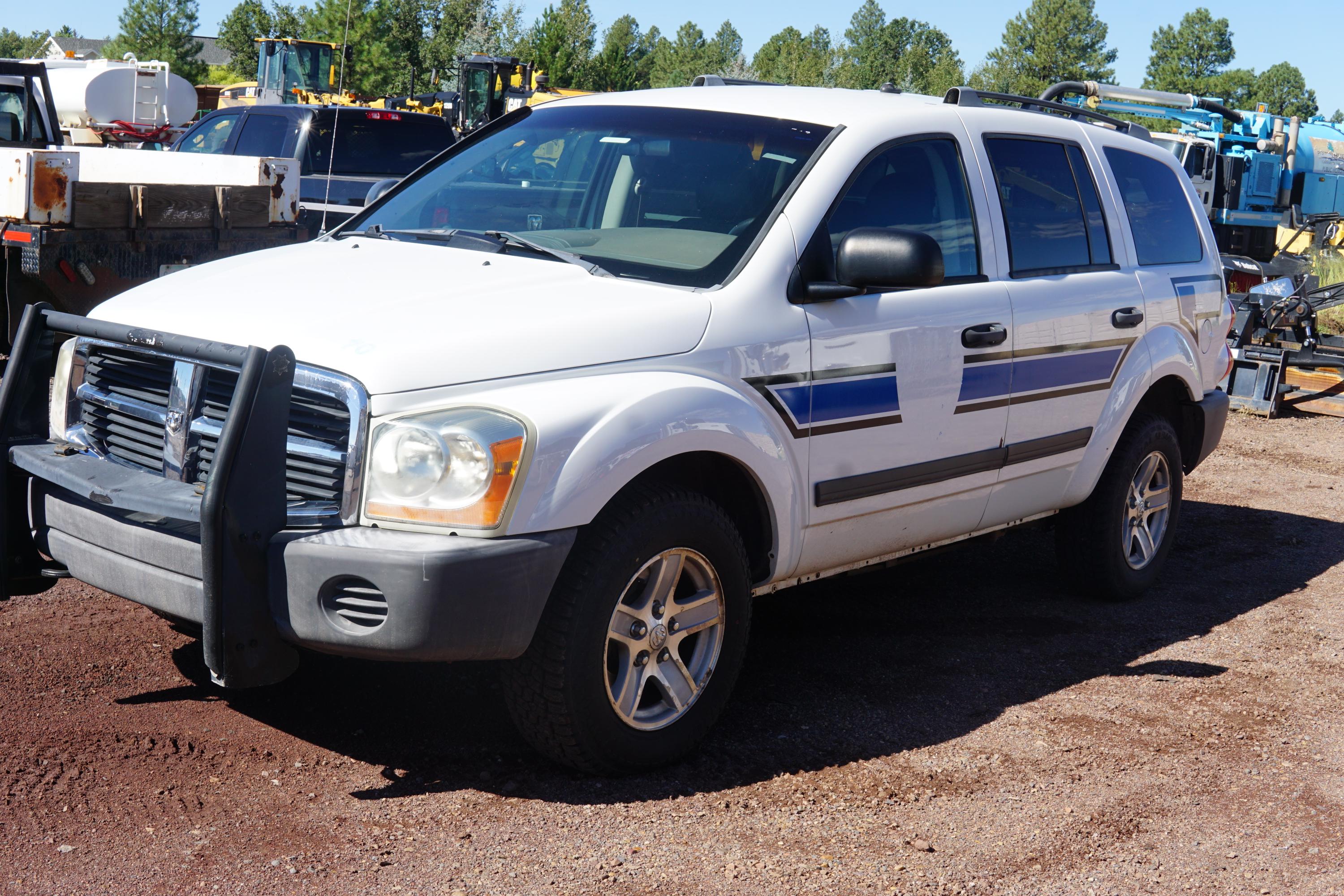 2006 Dodge Durango SXT - image 1