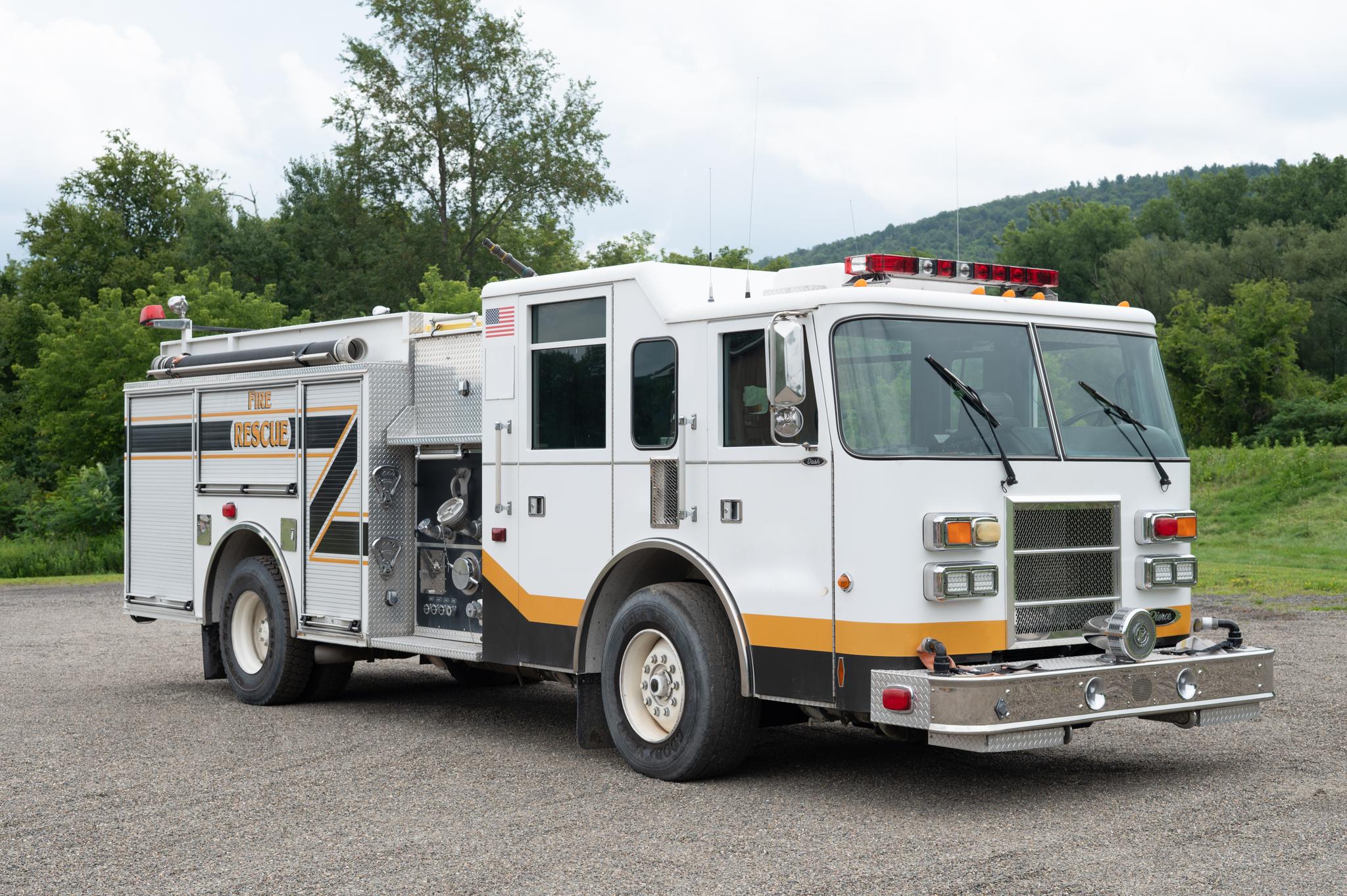 2000 Pierce Pumper - image 3