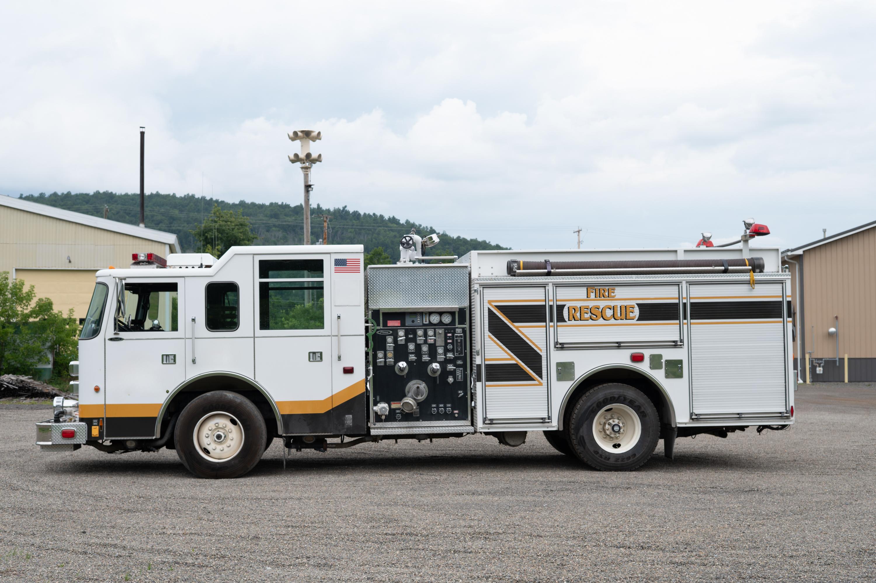 2000 Pierce Pumper - image 8