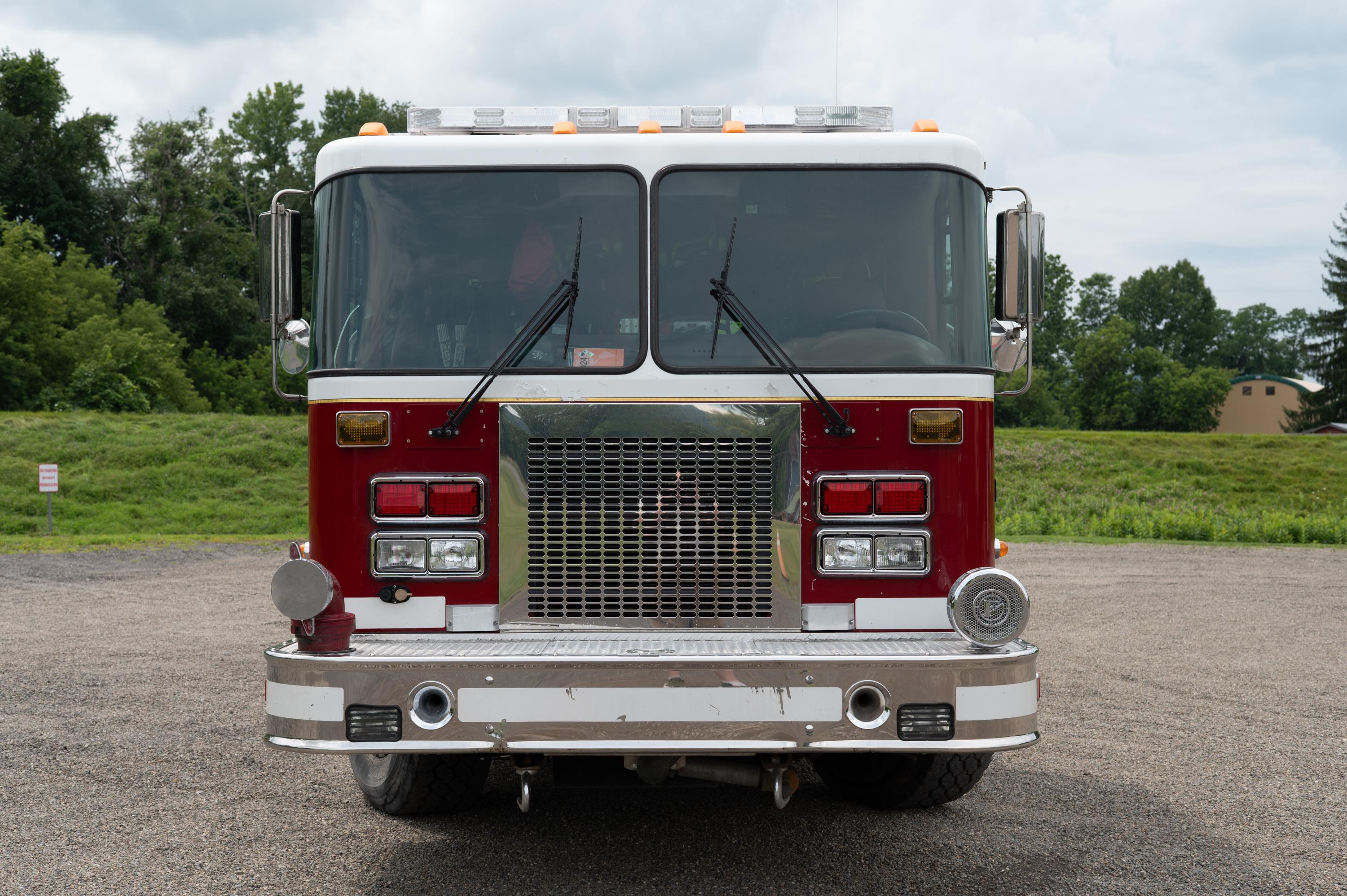2000 Spartan Pumper Tanker - image 2