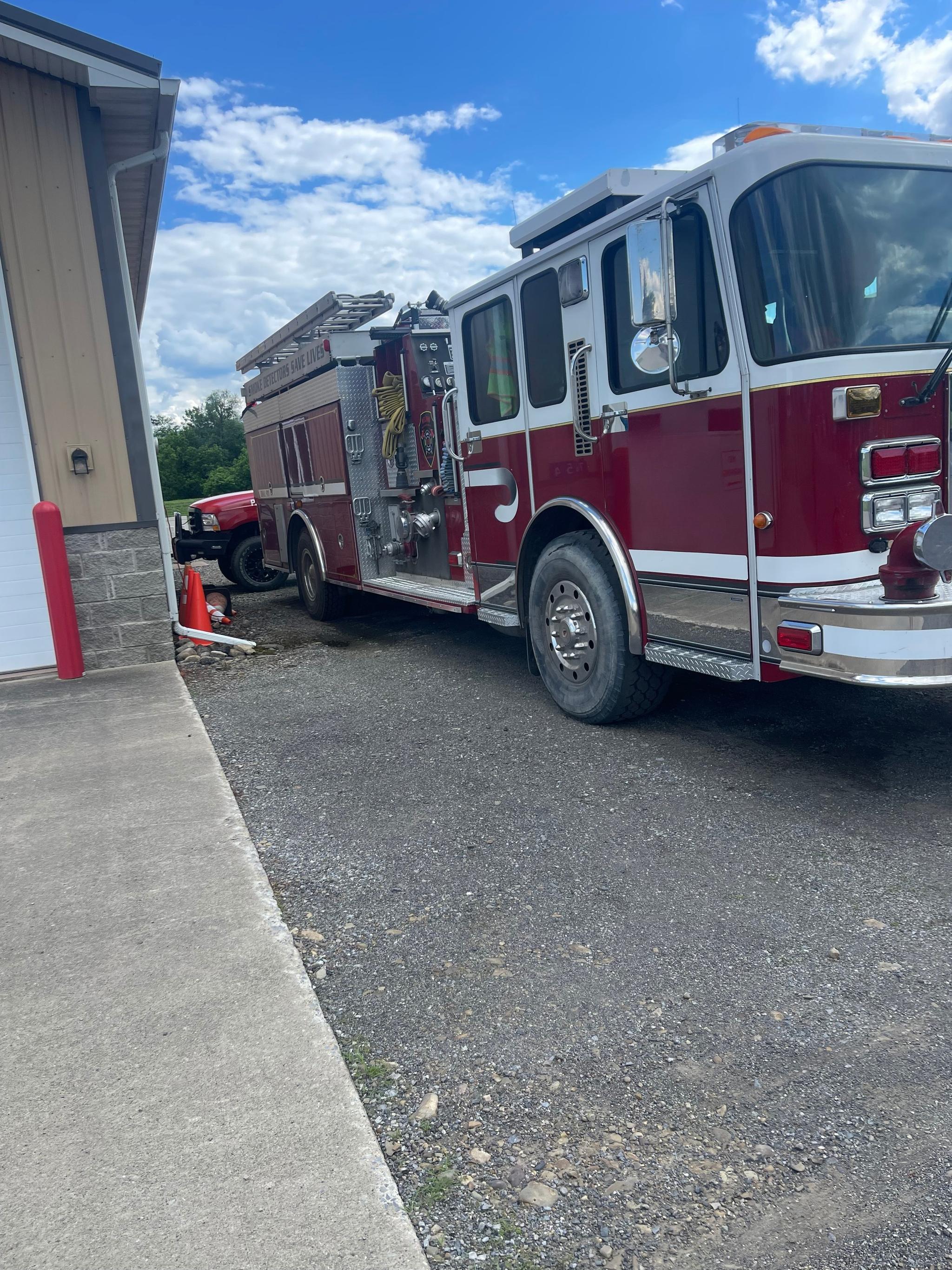 2000 Spartan Pumper Tanker - image 3