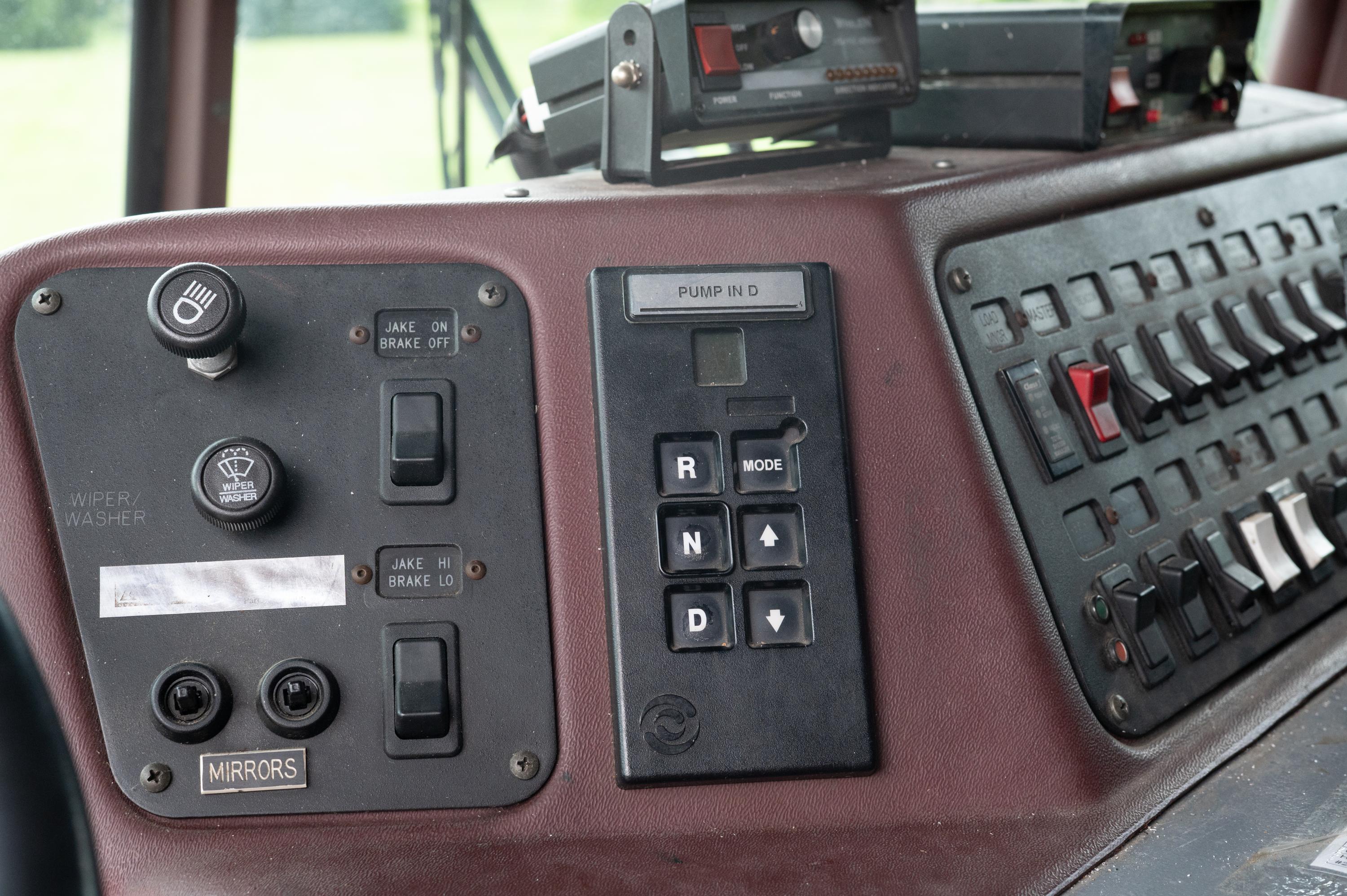 2000 Spartan Pumper Tanker - image 26
