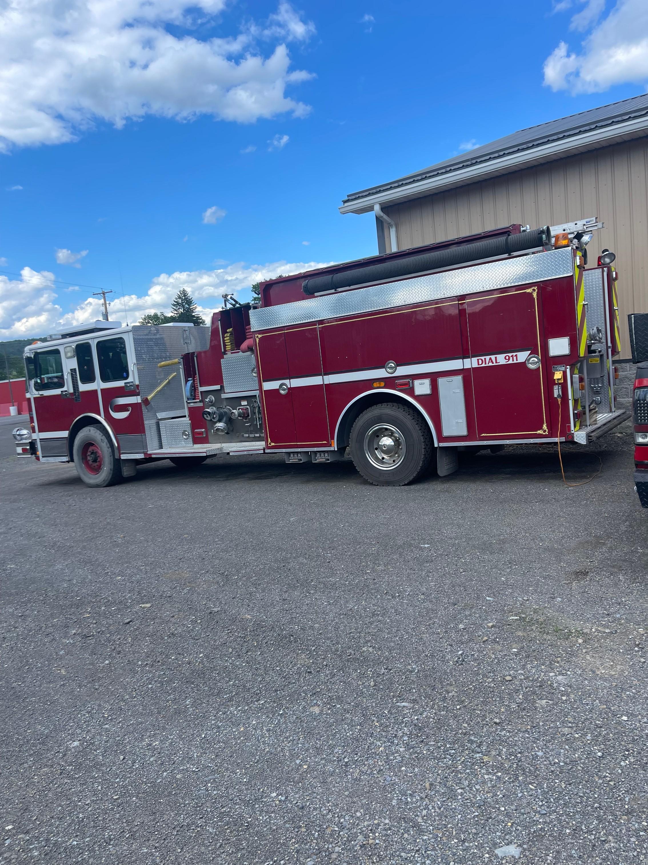 2000 Spartan Pumper Tanker - image 1