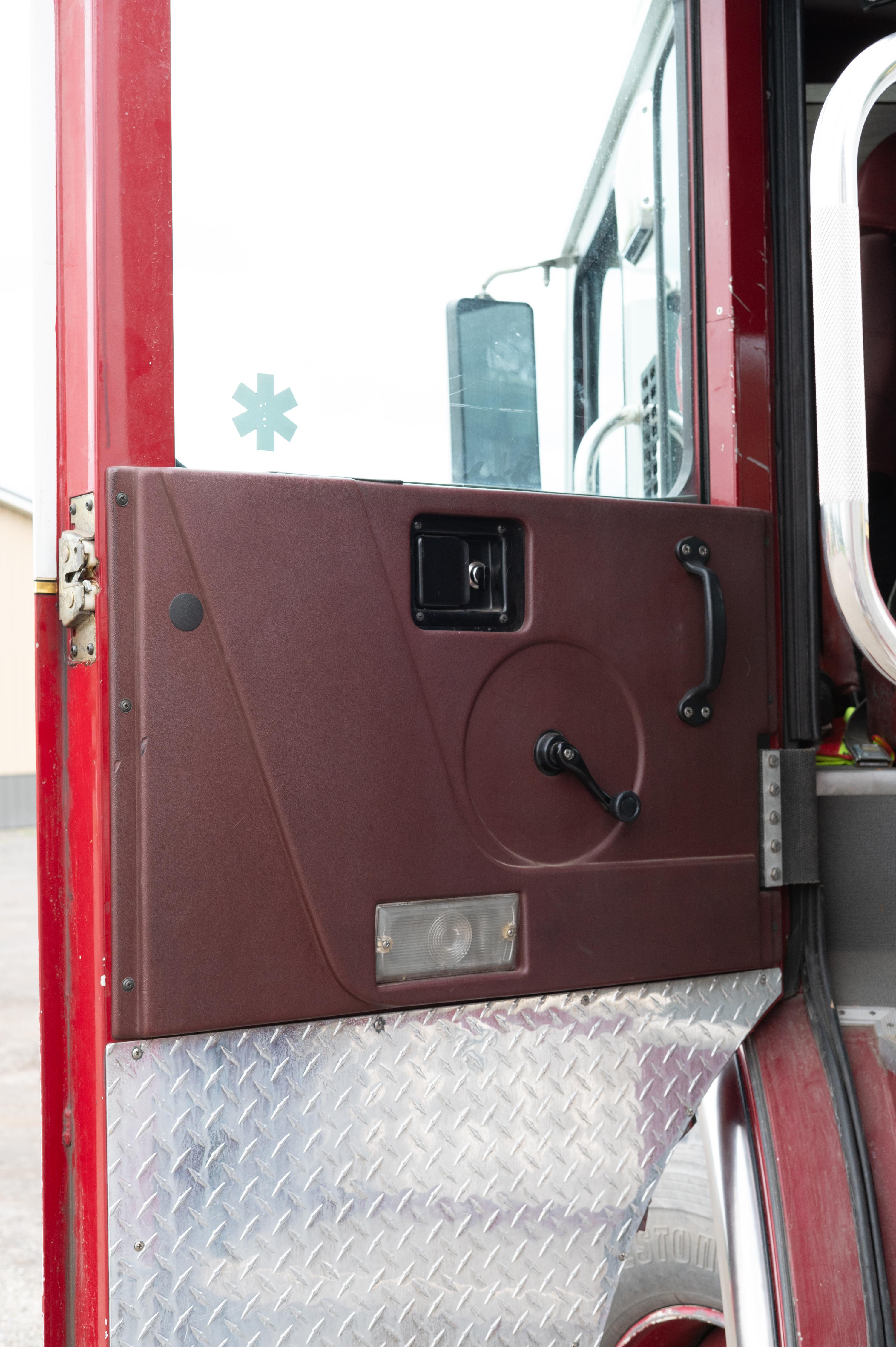 2000 Spartan Pumper Tanker - image 27