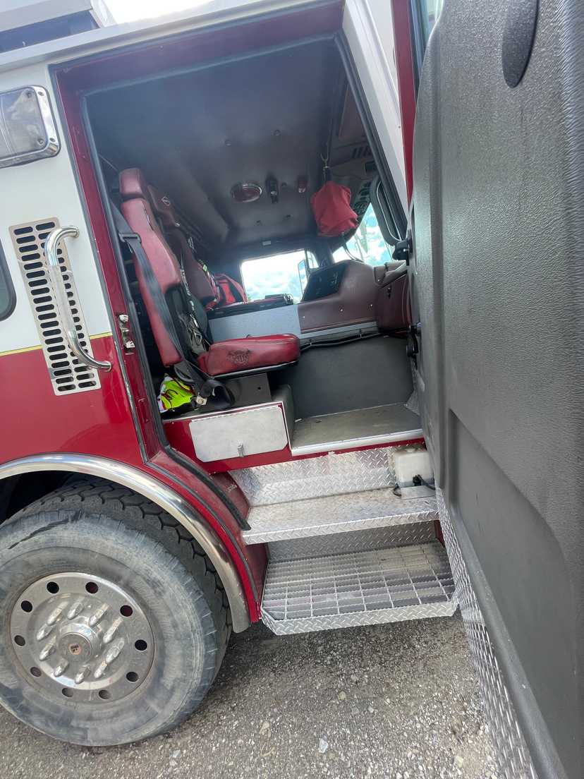 2000 Spartan Pumper Tanker — photo 8