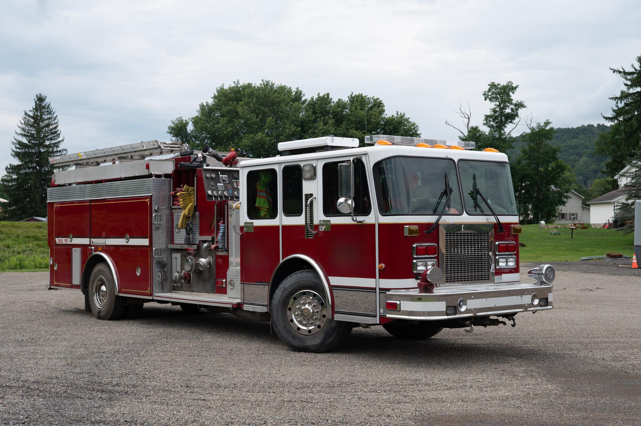 2000 Spartan Pumper Tanker - image 3