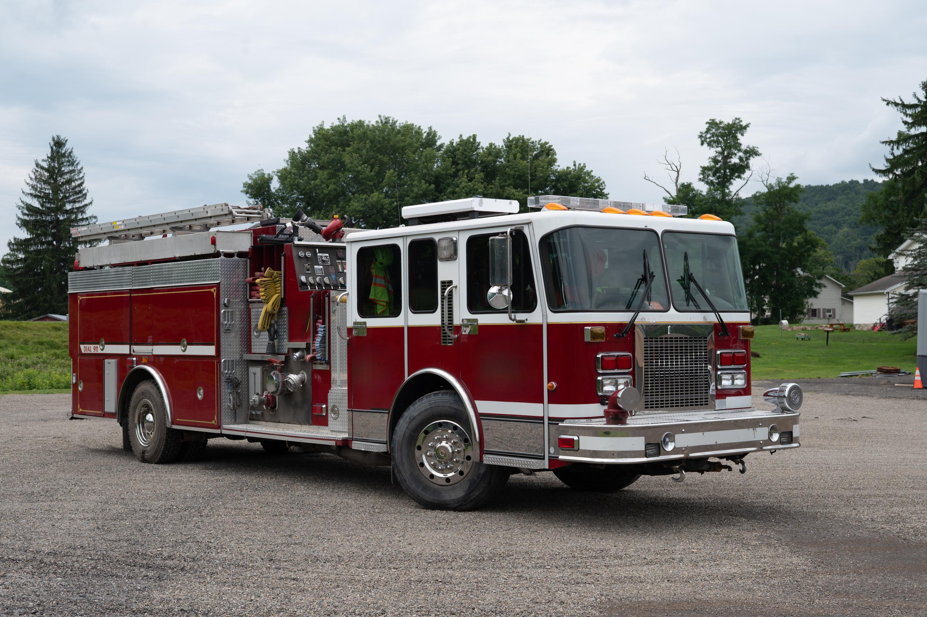 2000 Spartan Pumper Tanker - image 3