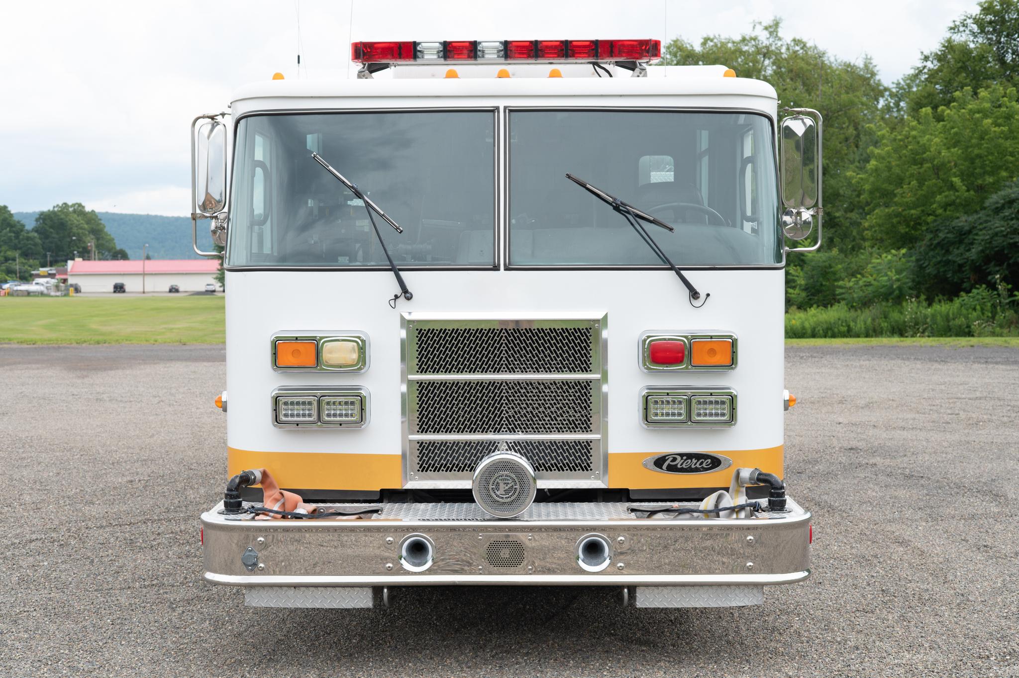 2000 Pierce Pumper - image 2
