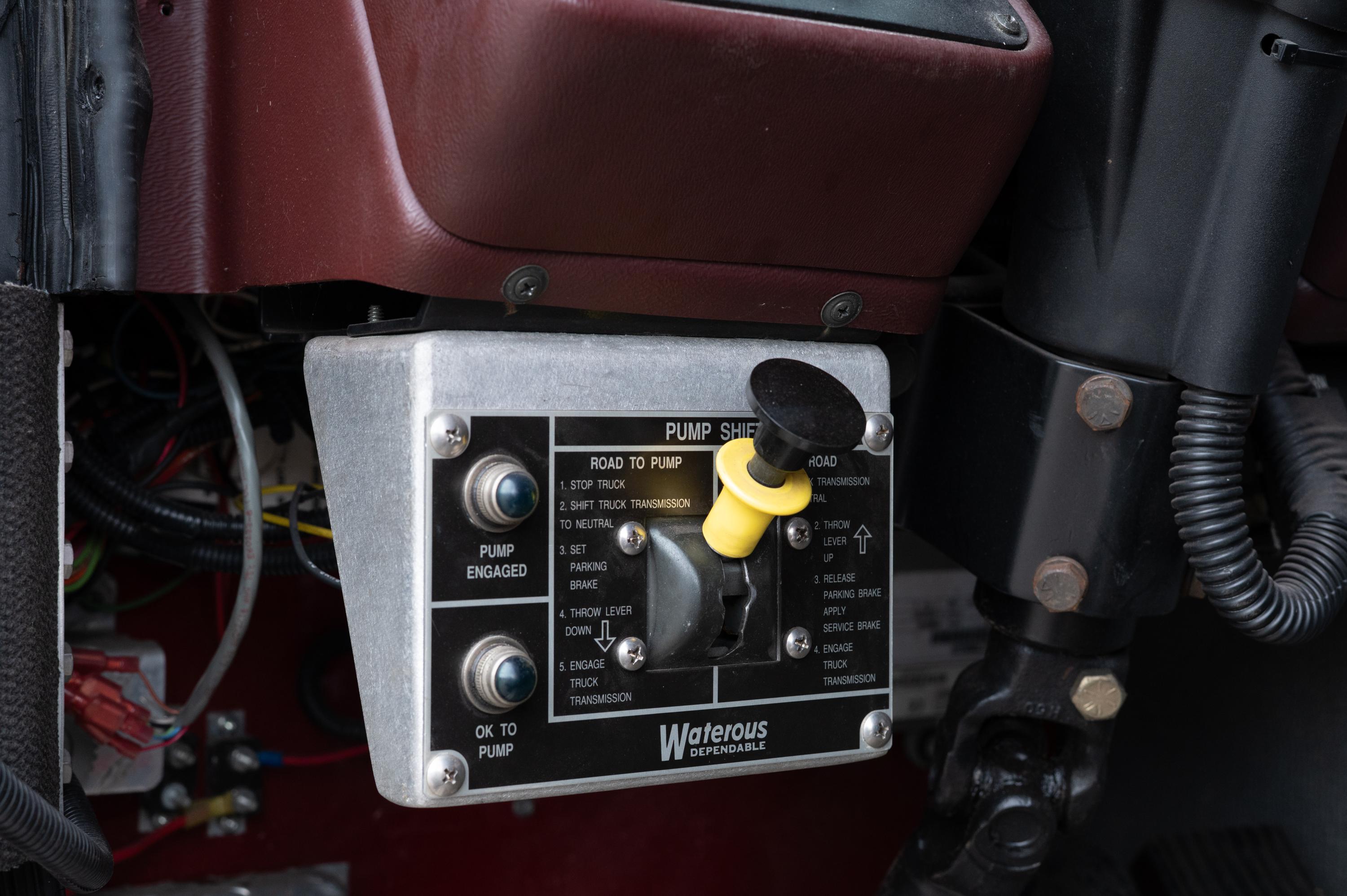 2000 Spartan Pumper Tanker - image 23