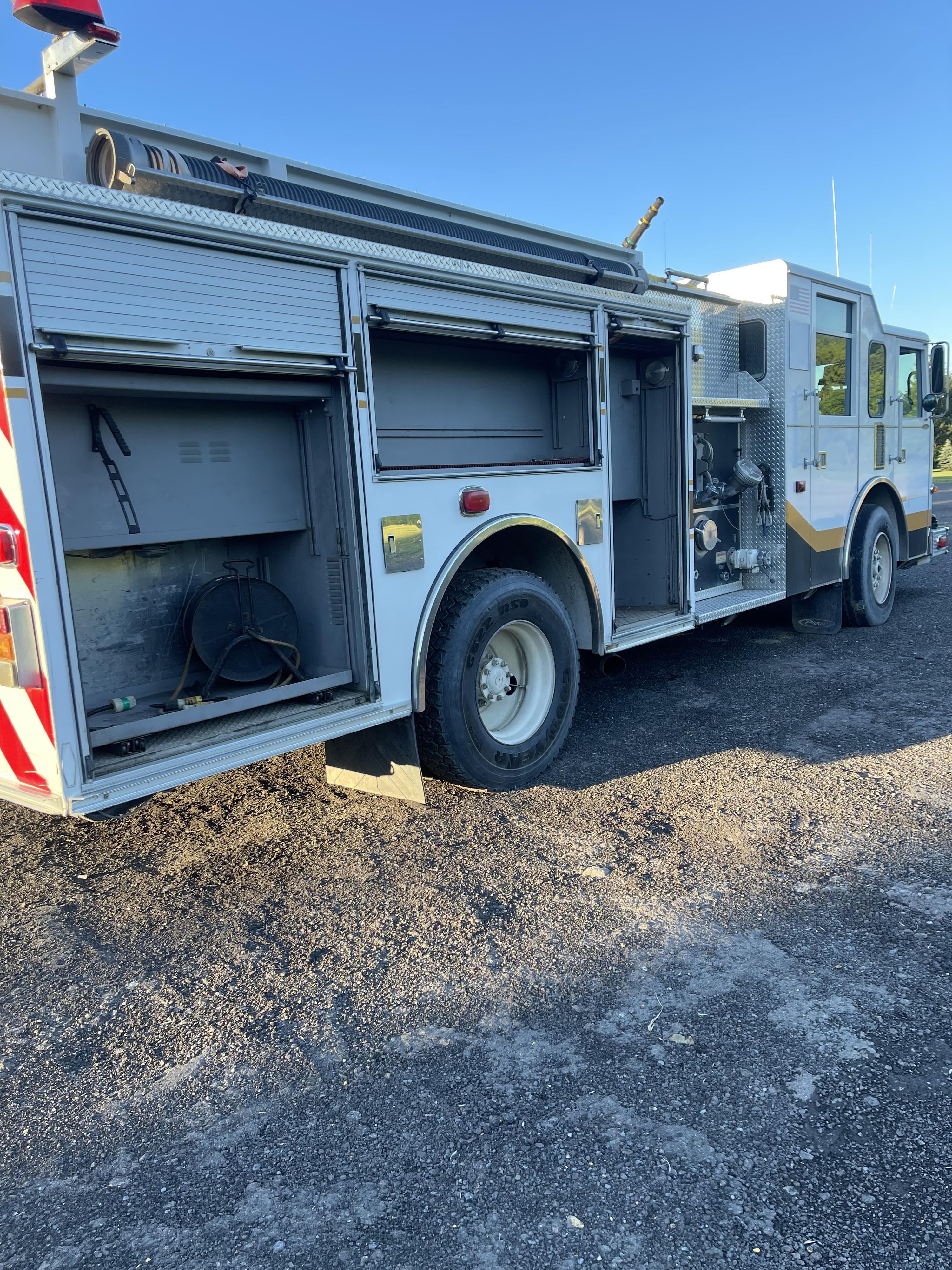2000 Pierce Pumper - image 3