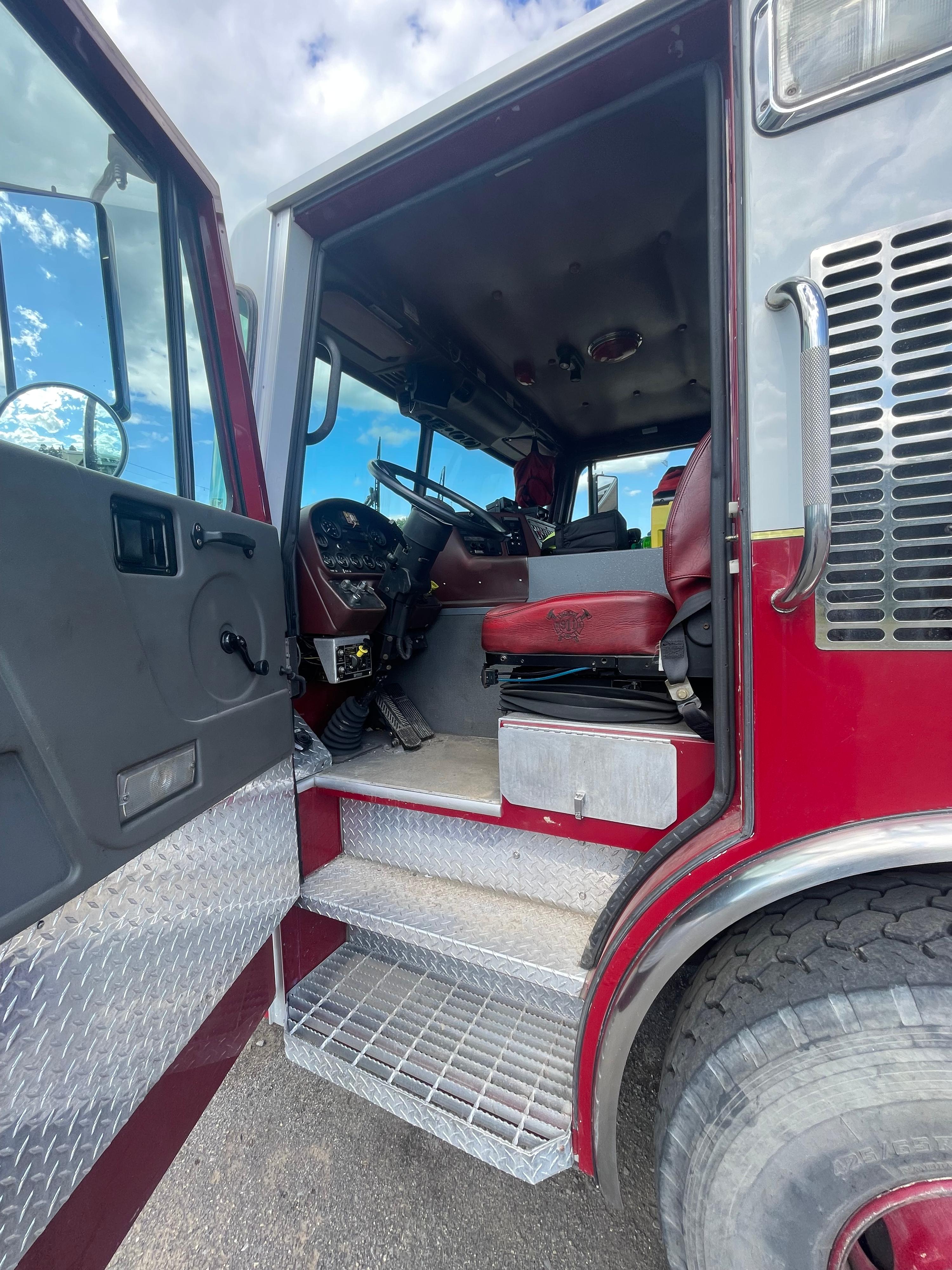 2000 Spartan Pumper Tanker - image 6