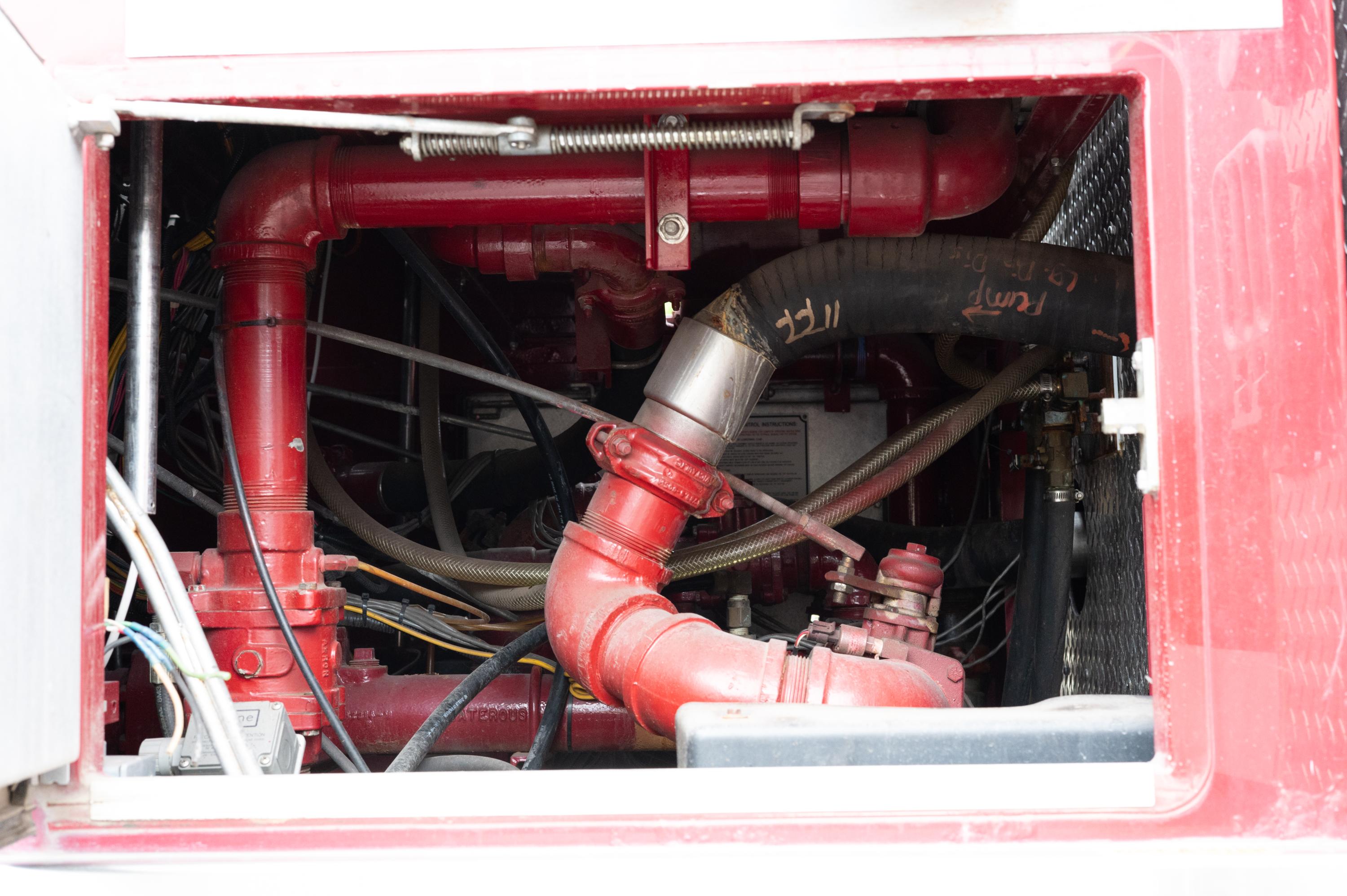 2000 Spartan Pumper Tanker - image 64