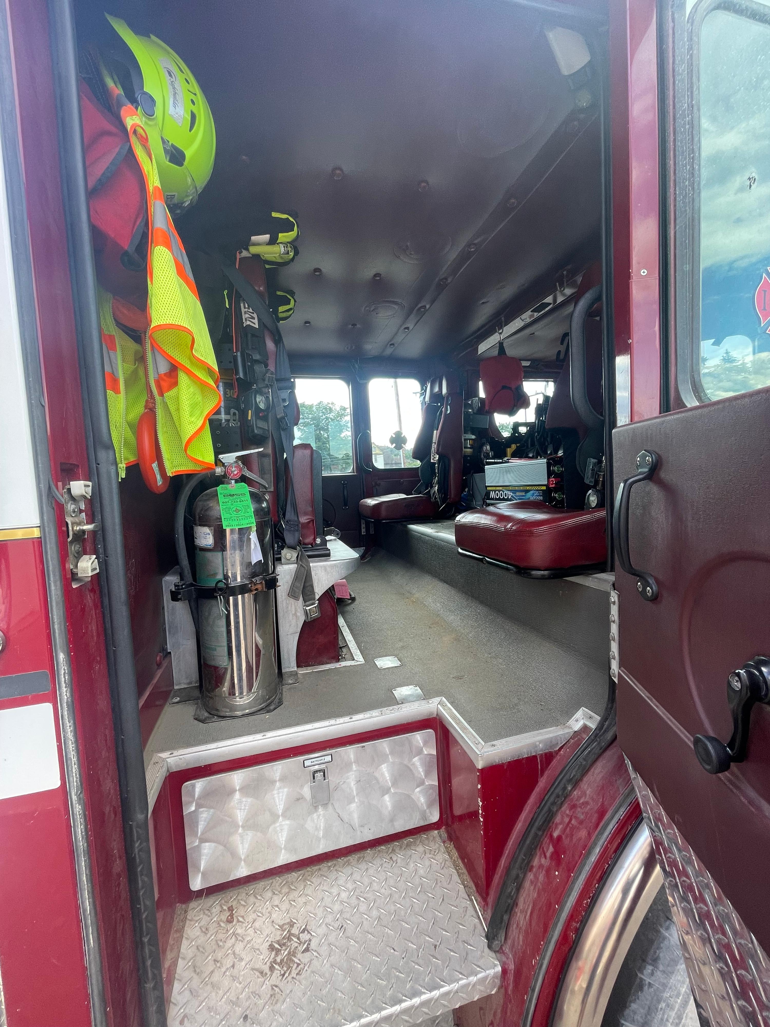 2000 Spartan Pumper Tanker - image 7