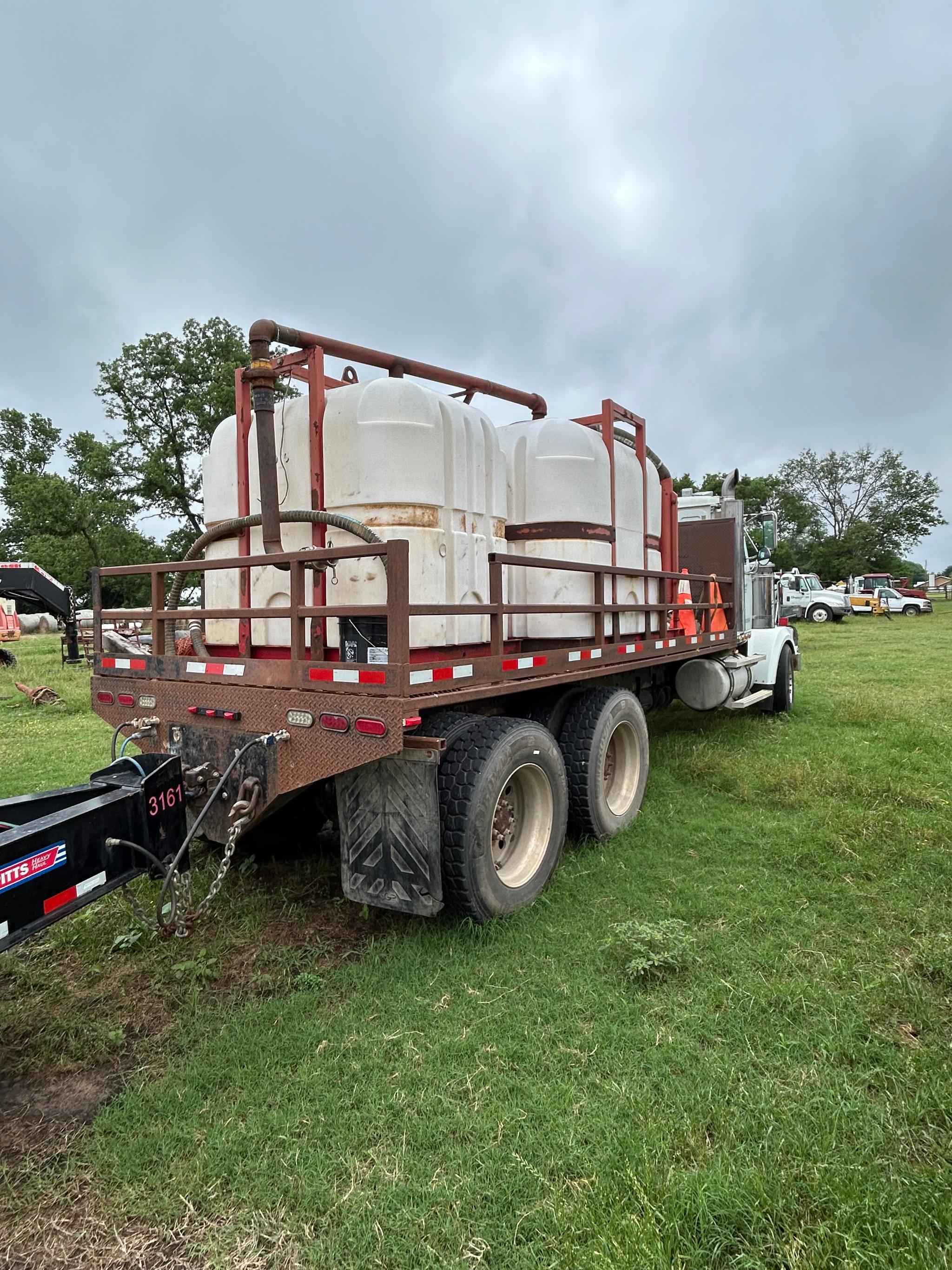 2004 Western Star Mud Mixing Truck - image 3
