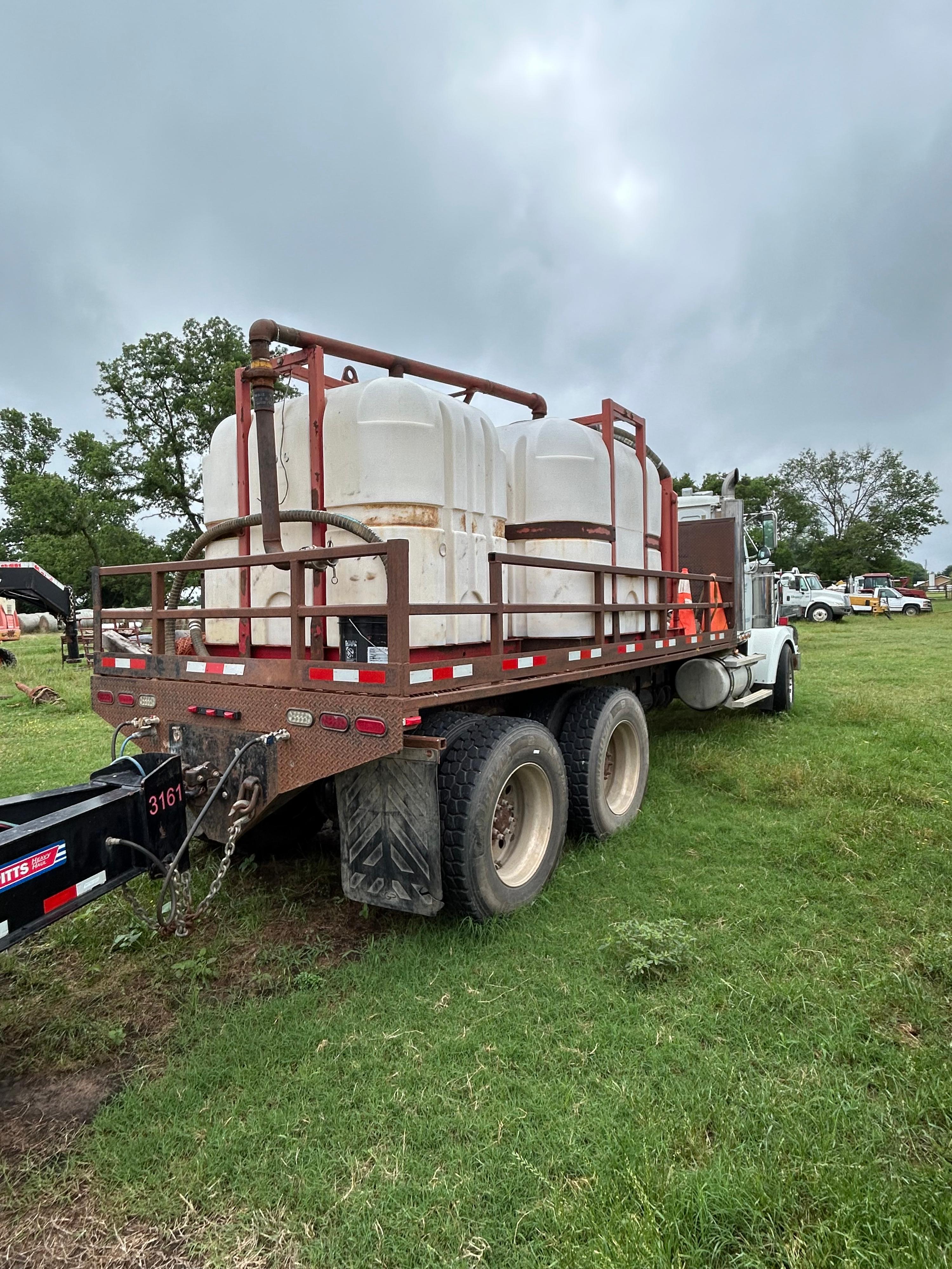 2004 Western Star Mud Mixing Truck - image 3