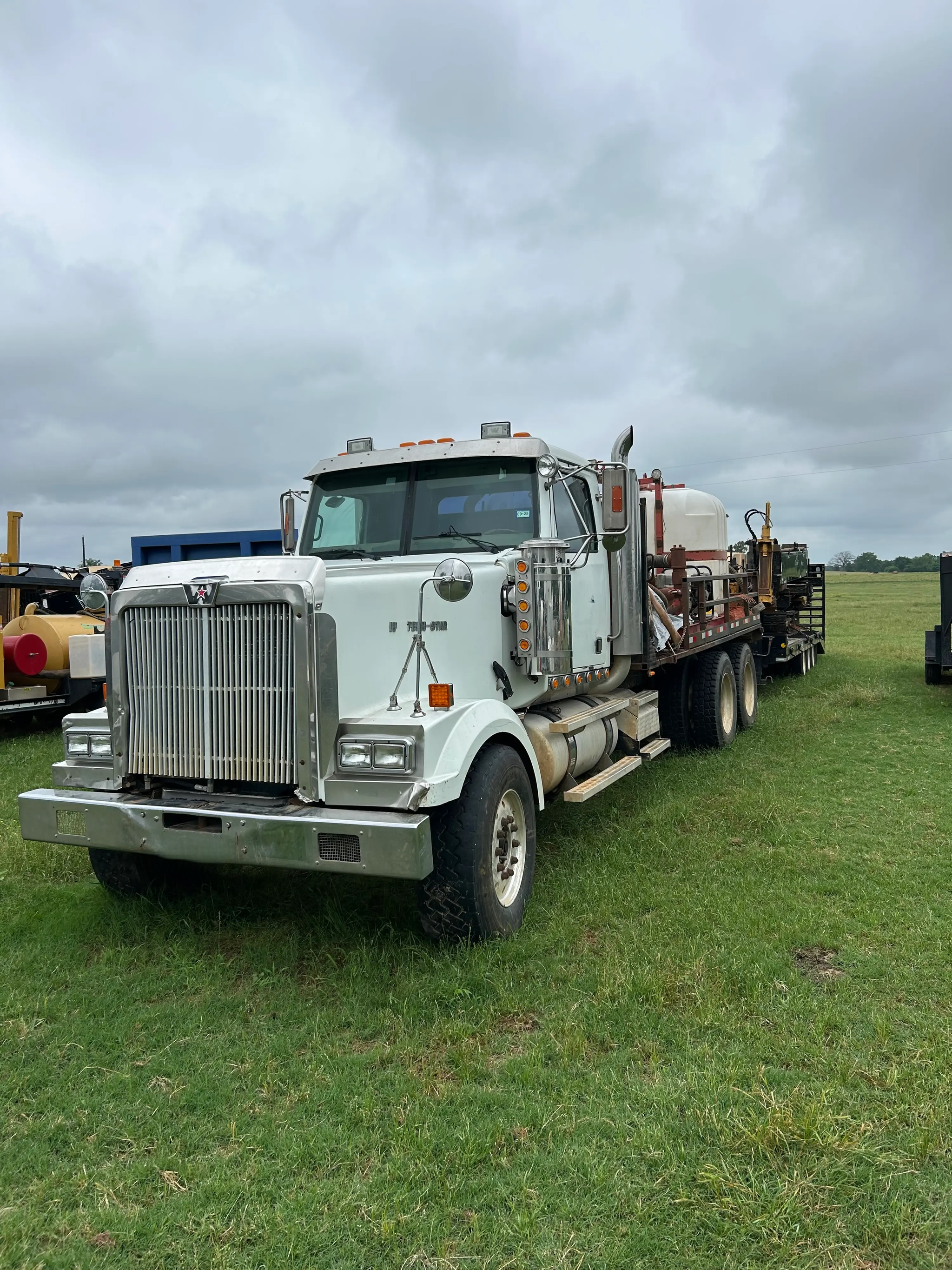 2004 Western Star Mud Mixing Truck - image 1