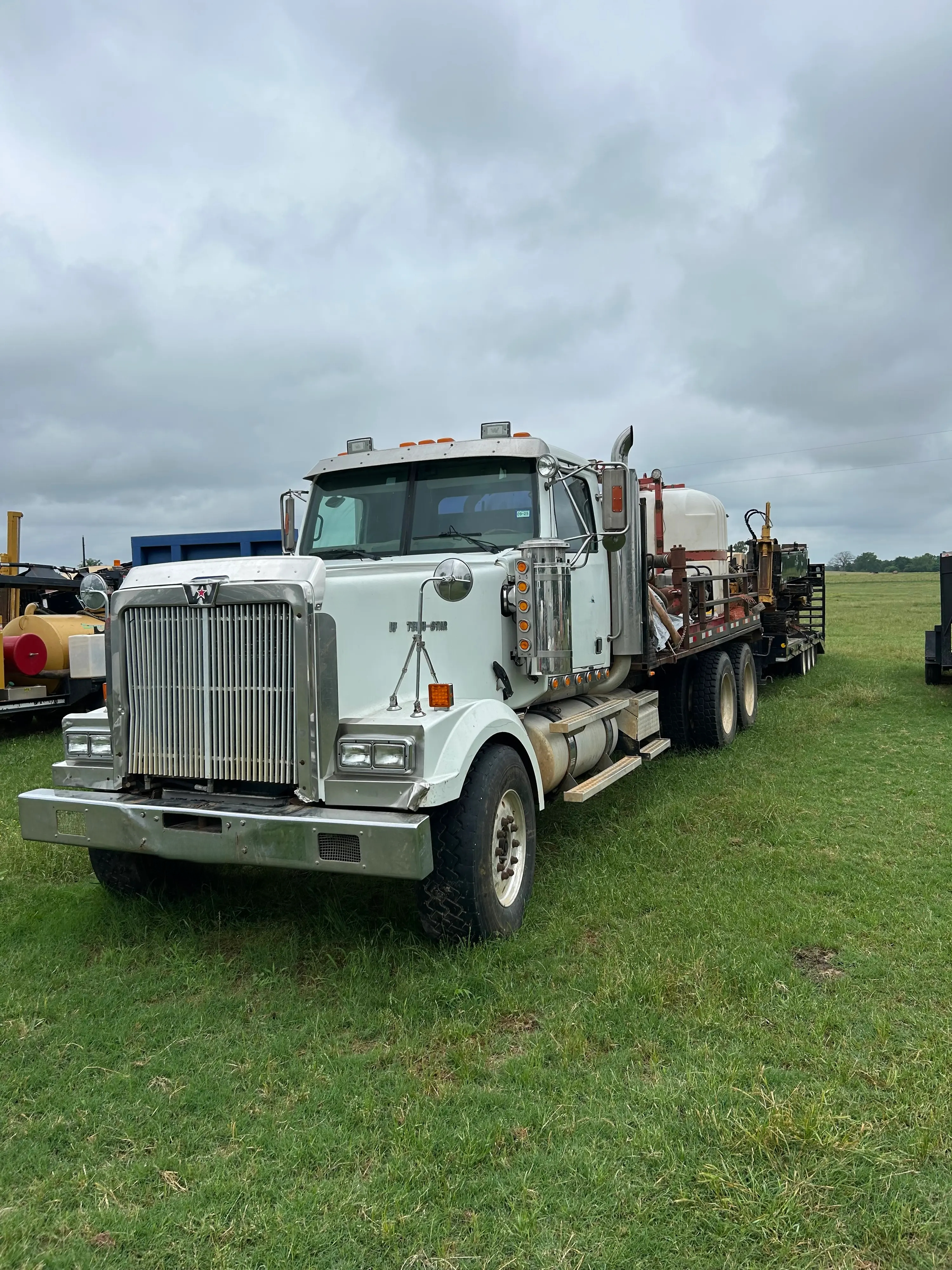 2004 Western Star Mud Mixing Truck - image 1