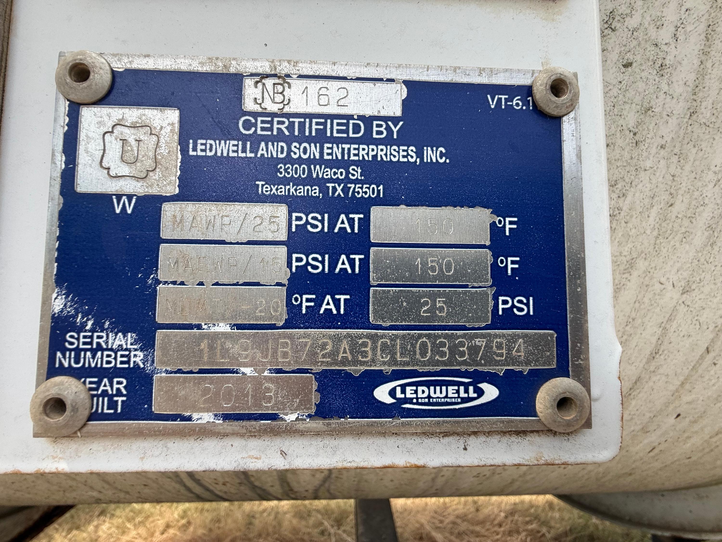 2015 Ledwell 130-barrel DOT 407 vacuum tank trailer with hydraulic dump - image 9