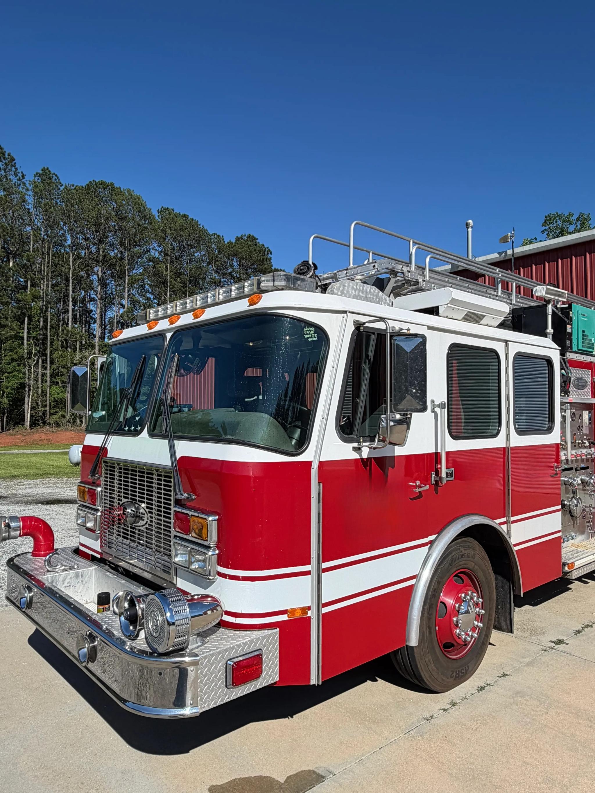 2000 E-One 50' Telesquirt - image 3