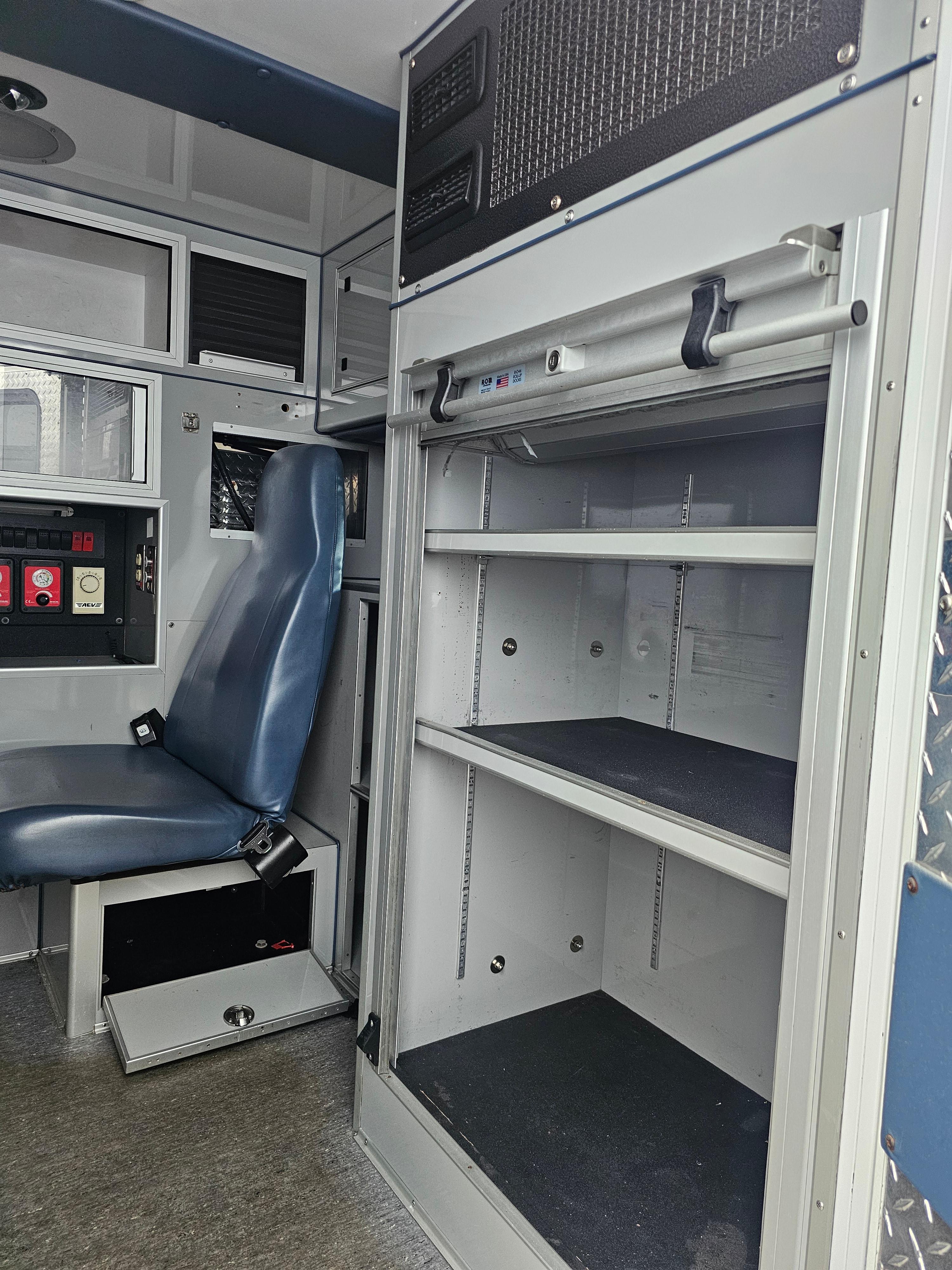 2009 Ford Type III - image 22