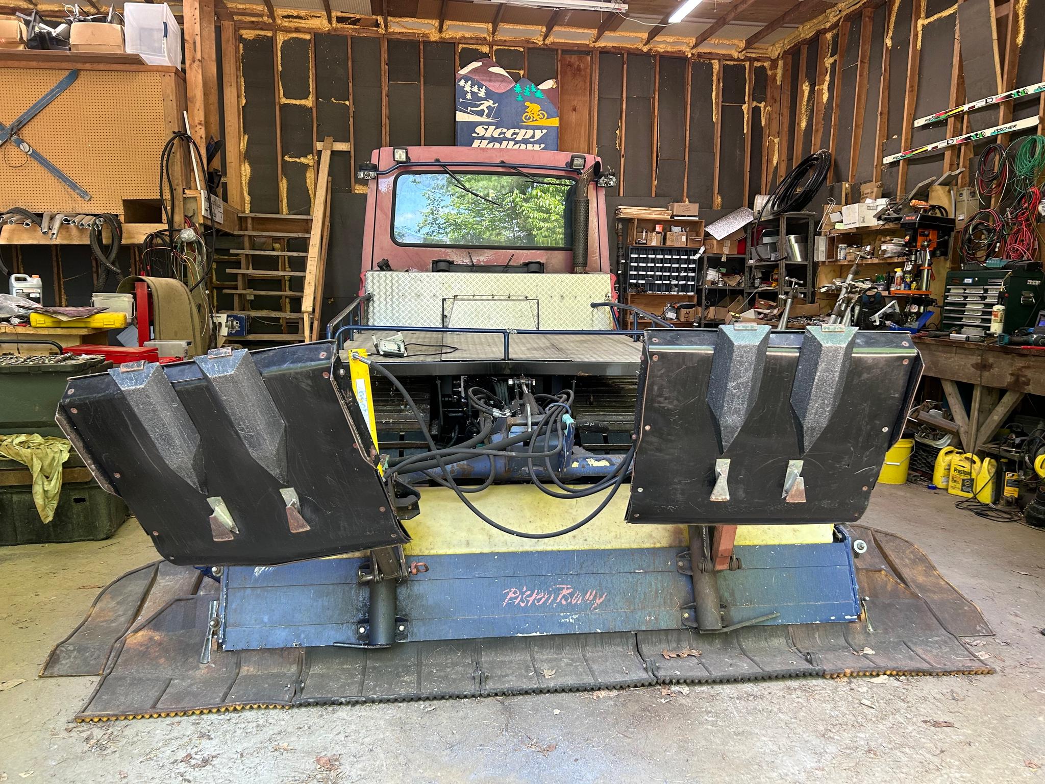 1999 Pistenbully 100 - image 2