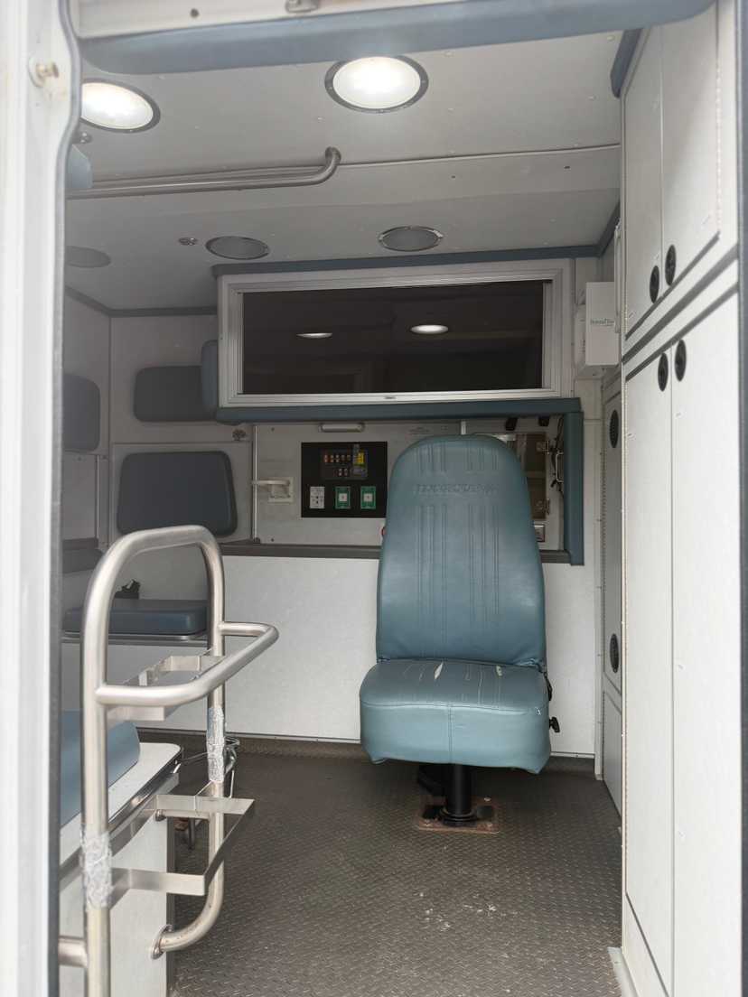 2015 Marque Chevrolet Type III Ambulance — photo 5