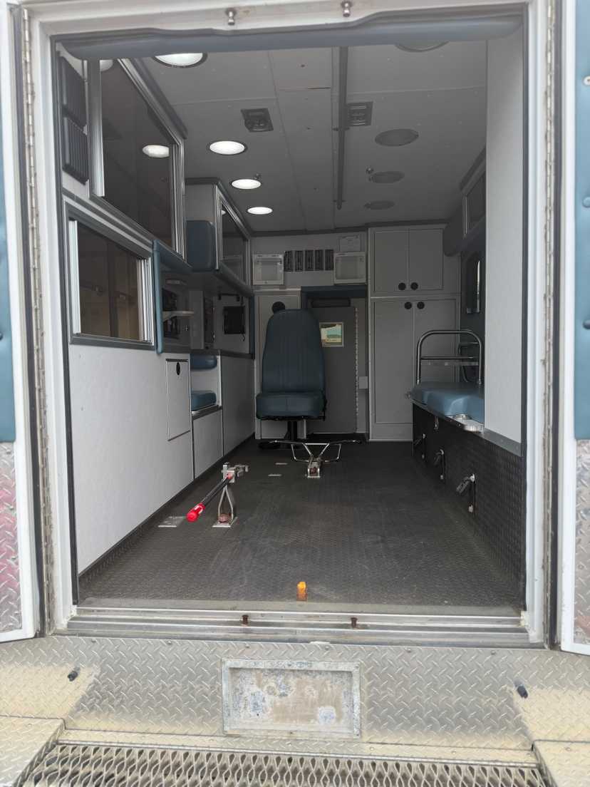 2015 Marque Chevrolet Type III Ambulance — photo 2