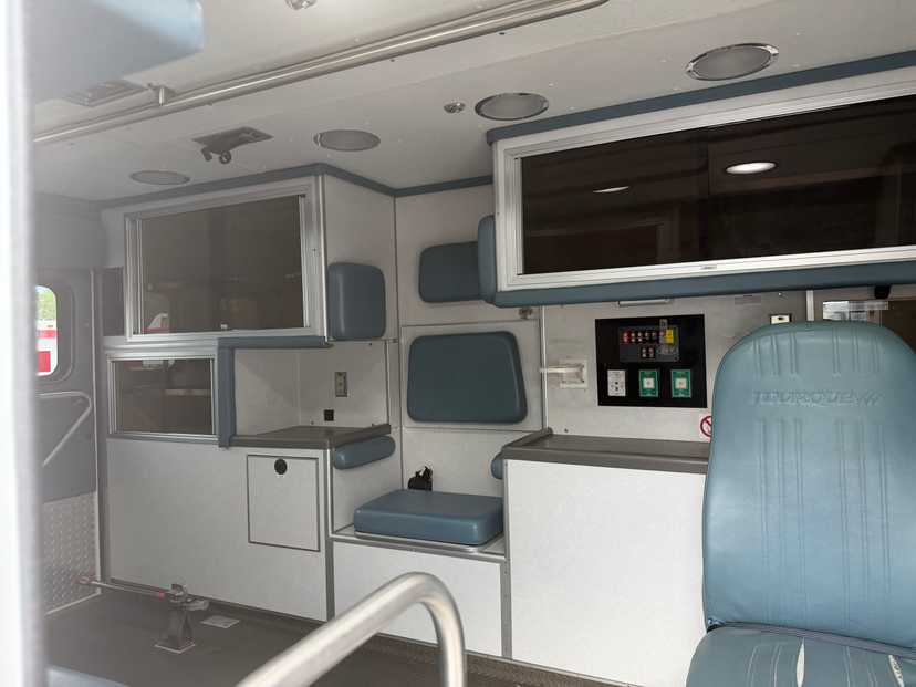 2015 Marque Chevrolet Type III Ambulance — photo 4