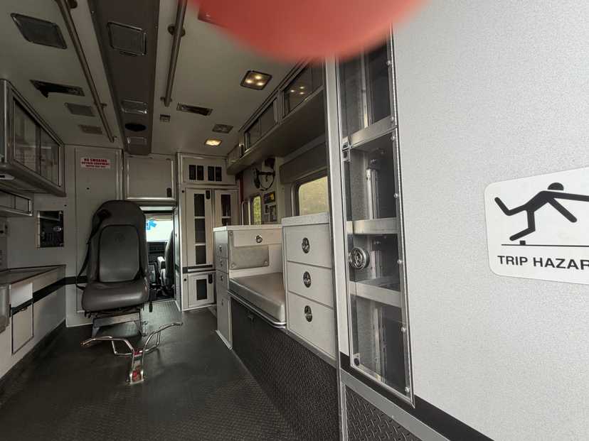 2013 LifeLine Chevrolet Type III Ambulance — photo 6