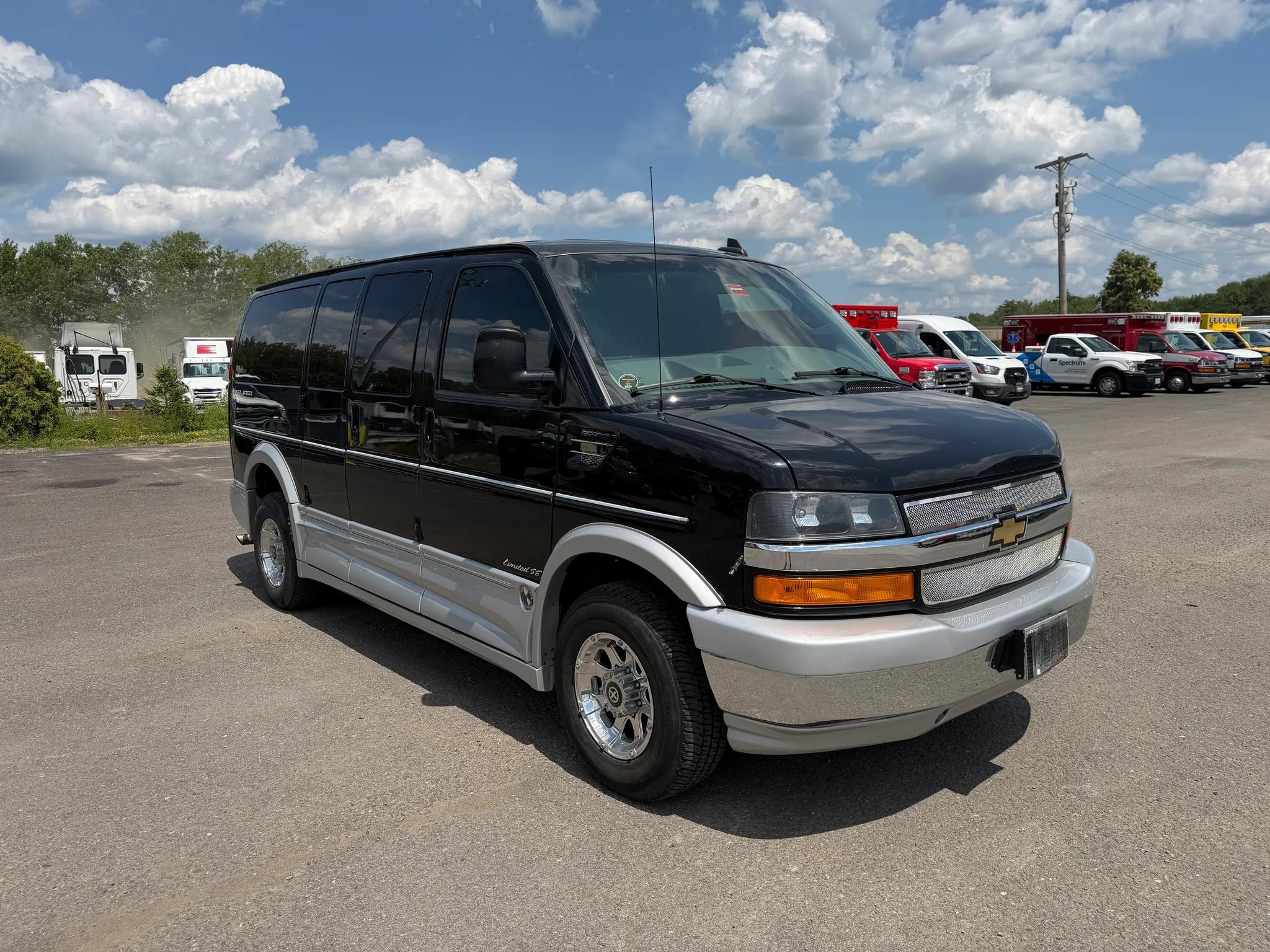 2017 CHEVY EXPRESS WHEELCHAIR VAN - image 3