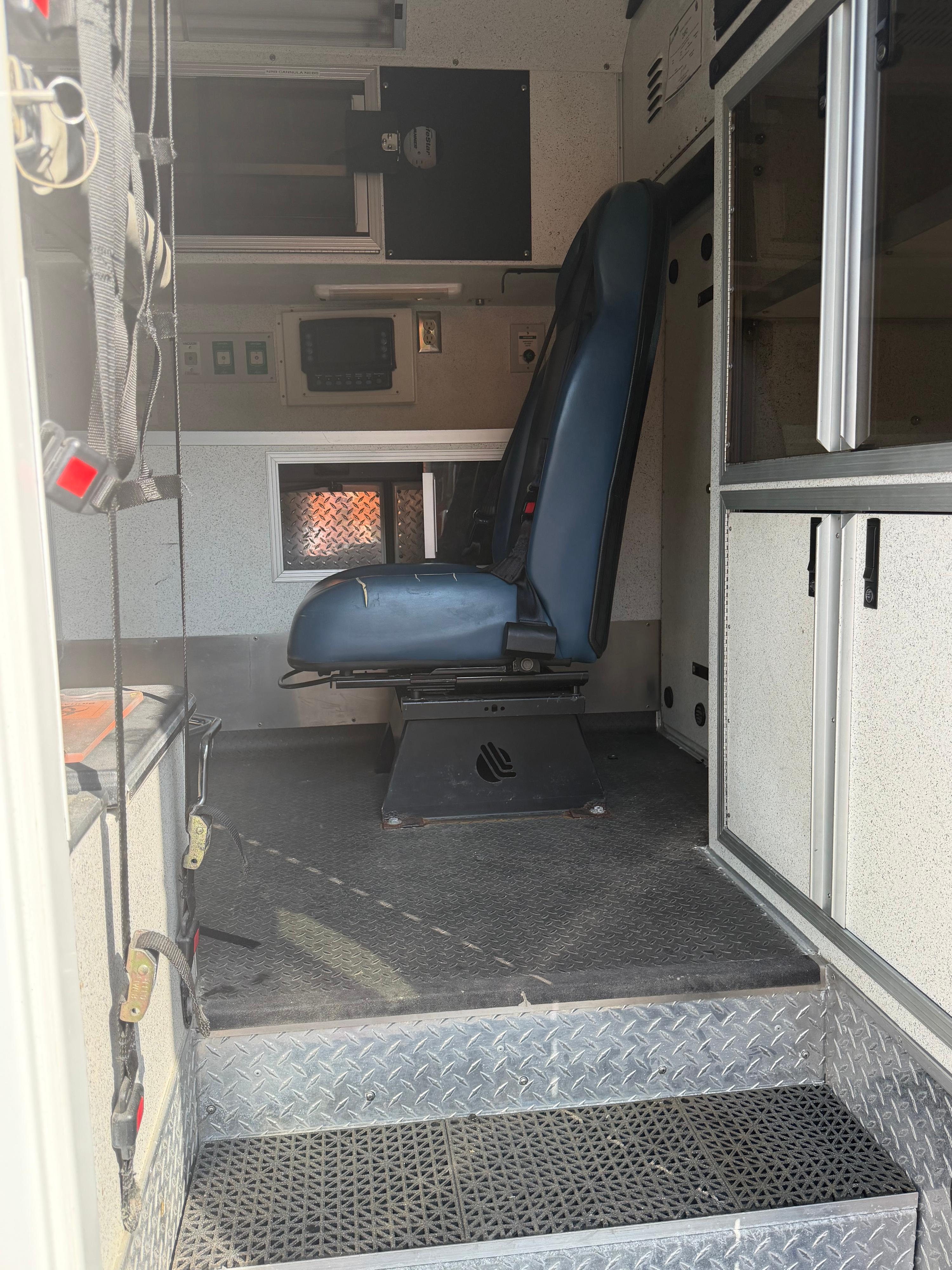 2006 Braun GMC Type I Ambulance - image 4