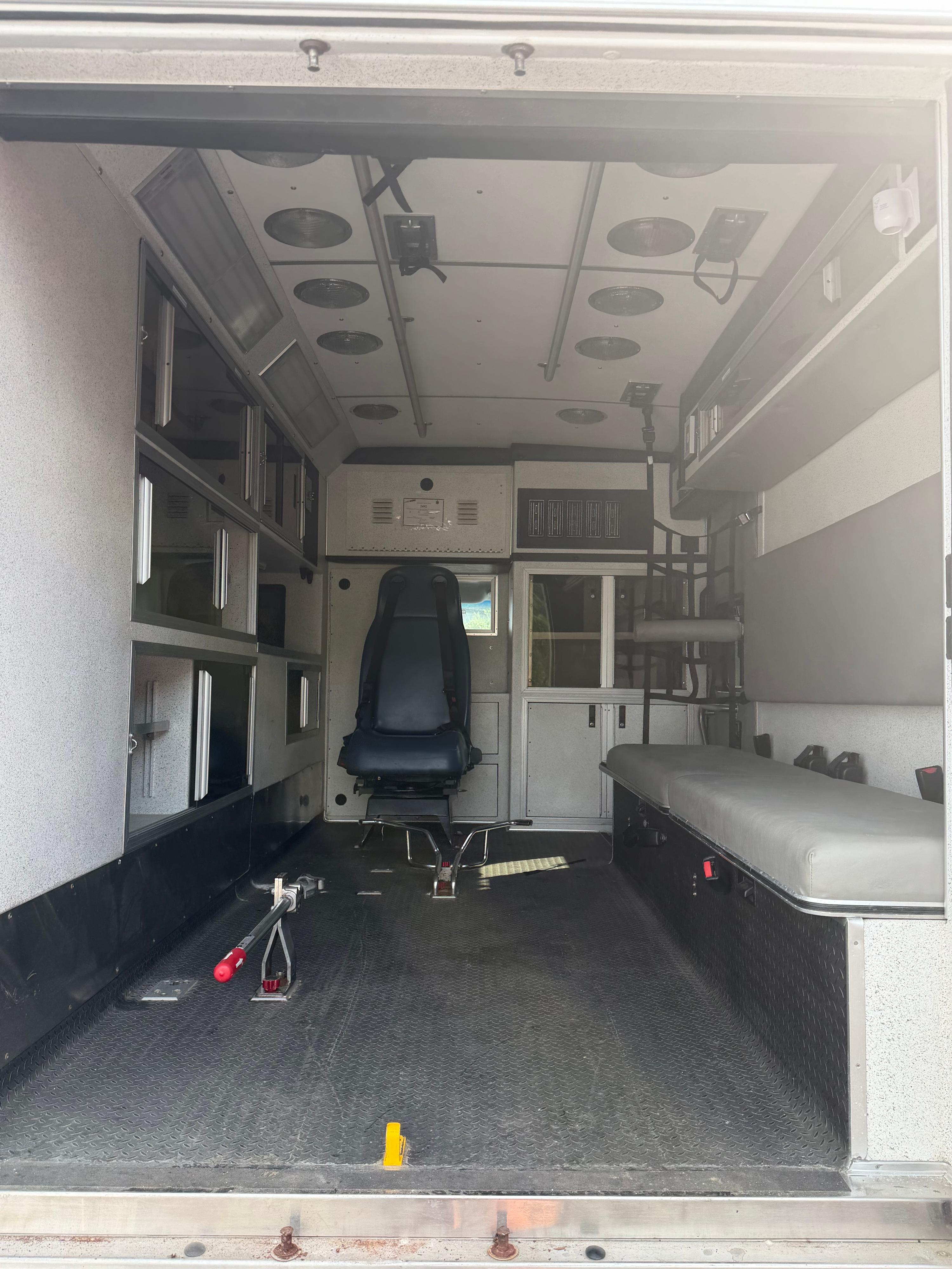 2006 Braun GMC Type I Ambulance - image 2