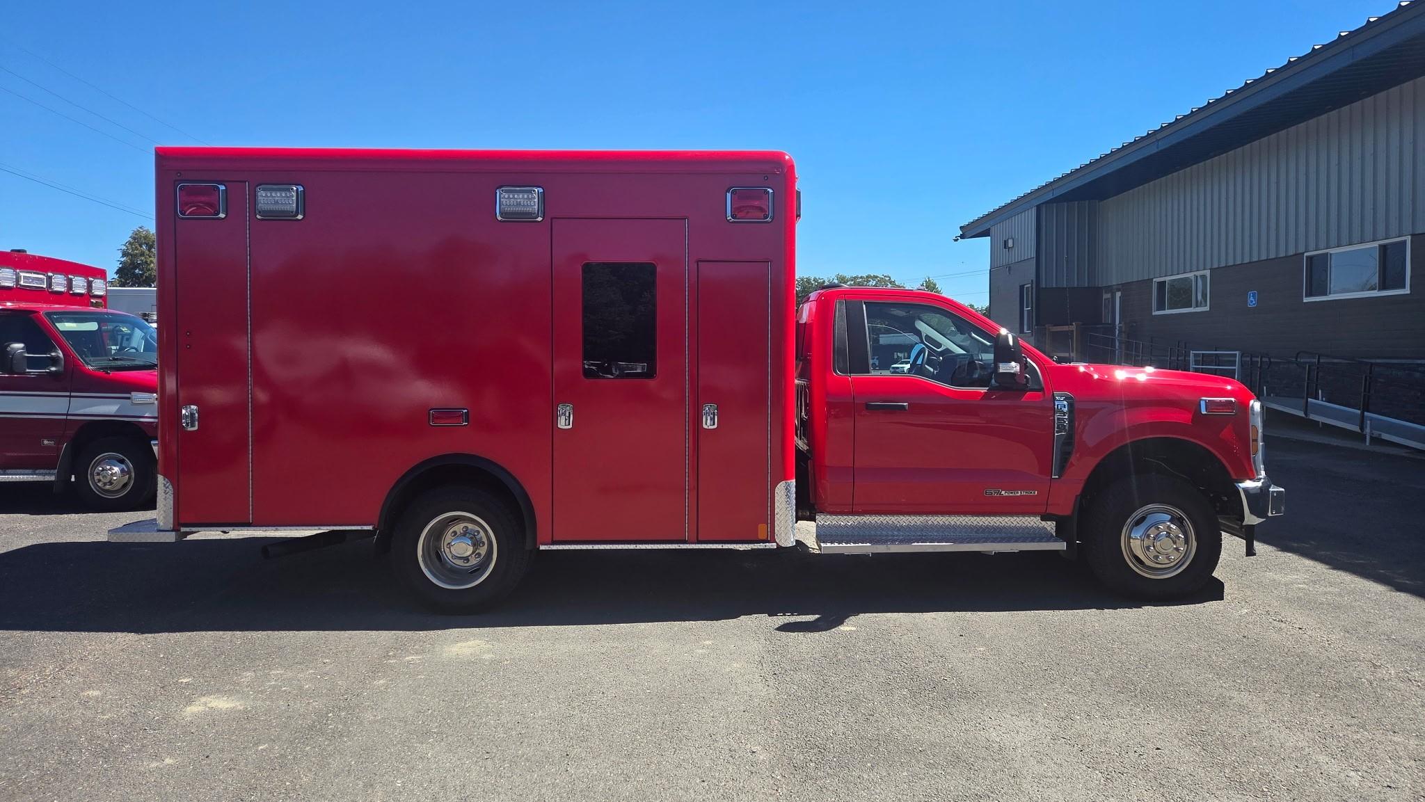 2024 Crestline Ford 4x4 Type III Ambulance - image 3