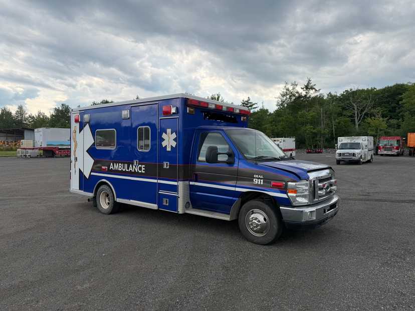 2009 LifeLine Ford Type III Ambulance