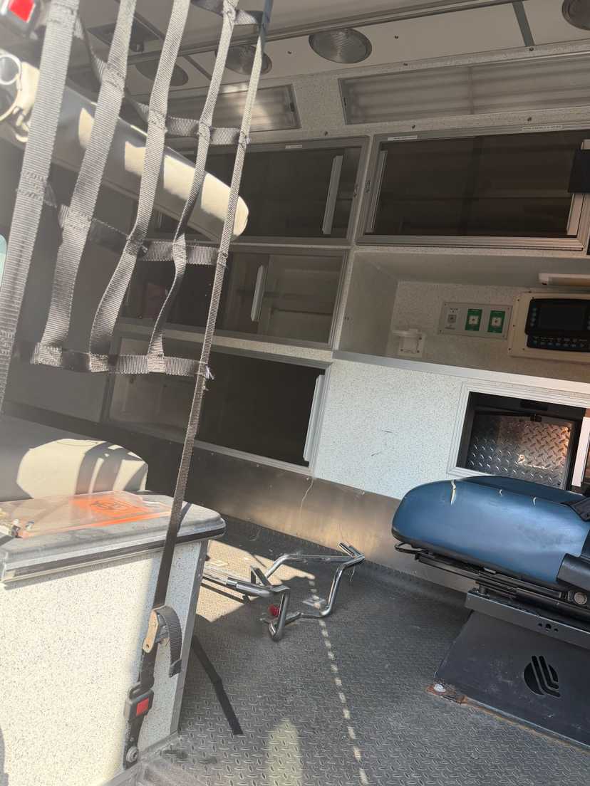 2006 Braun GMC Type III Ambulance — photo 5