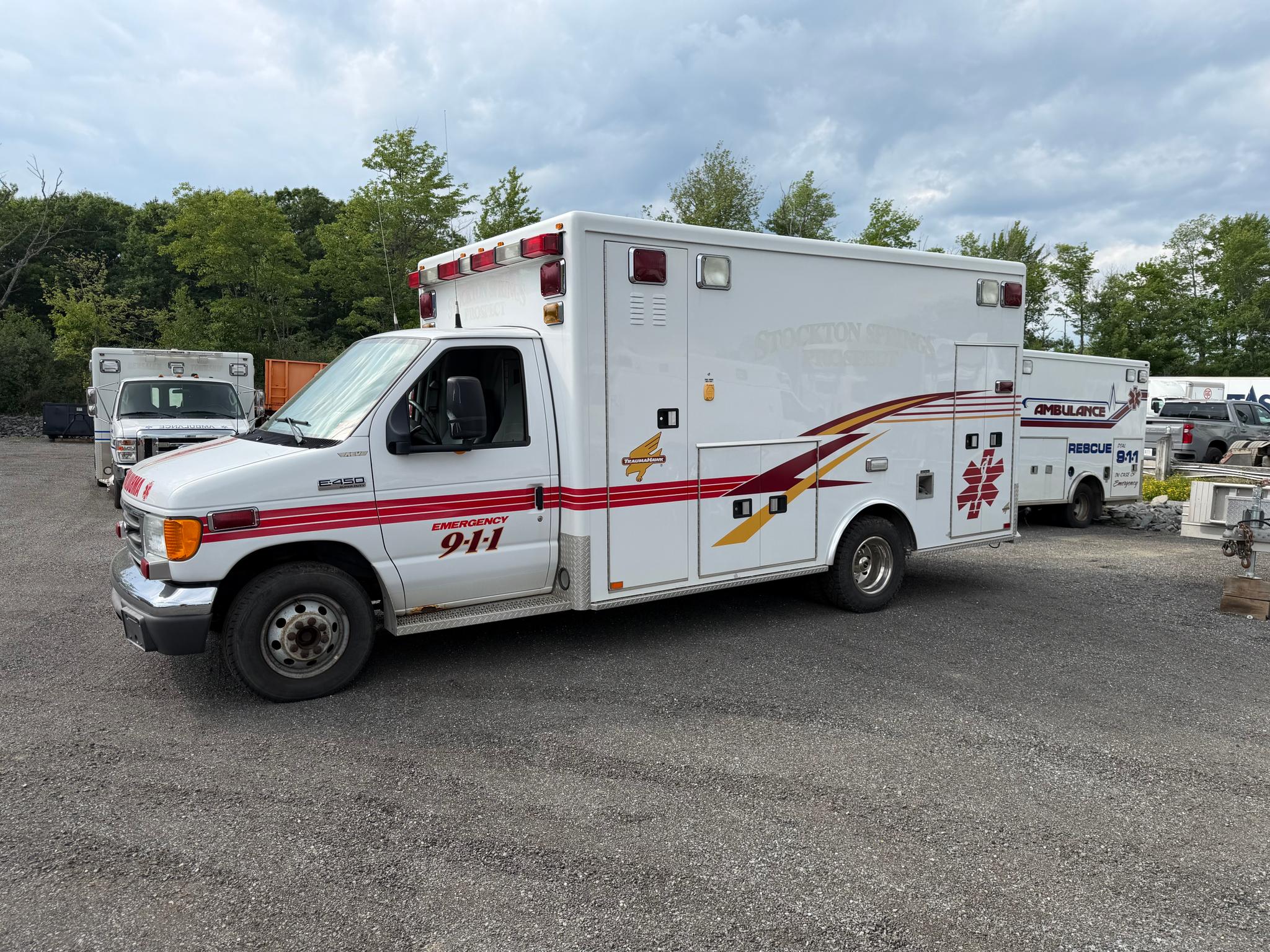 2006 AEV Ford Type III Ambulance - image 2