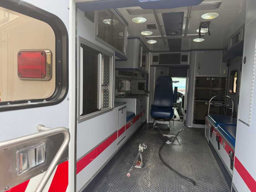 2008 MedTec Ford Type III Ambulance — photo 5