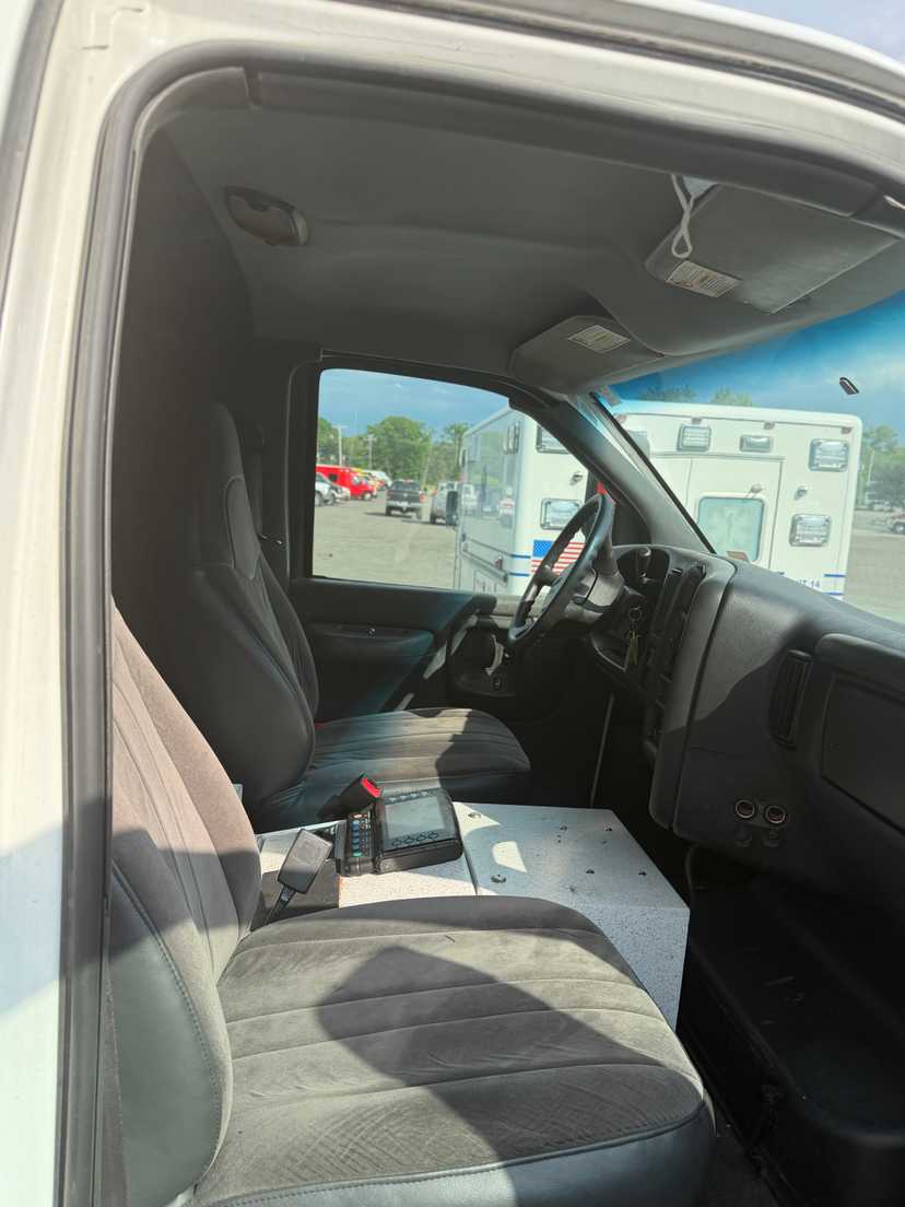 2006 Braun GMC Type III Ambulance — photo 6