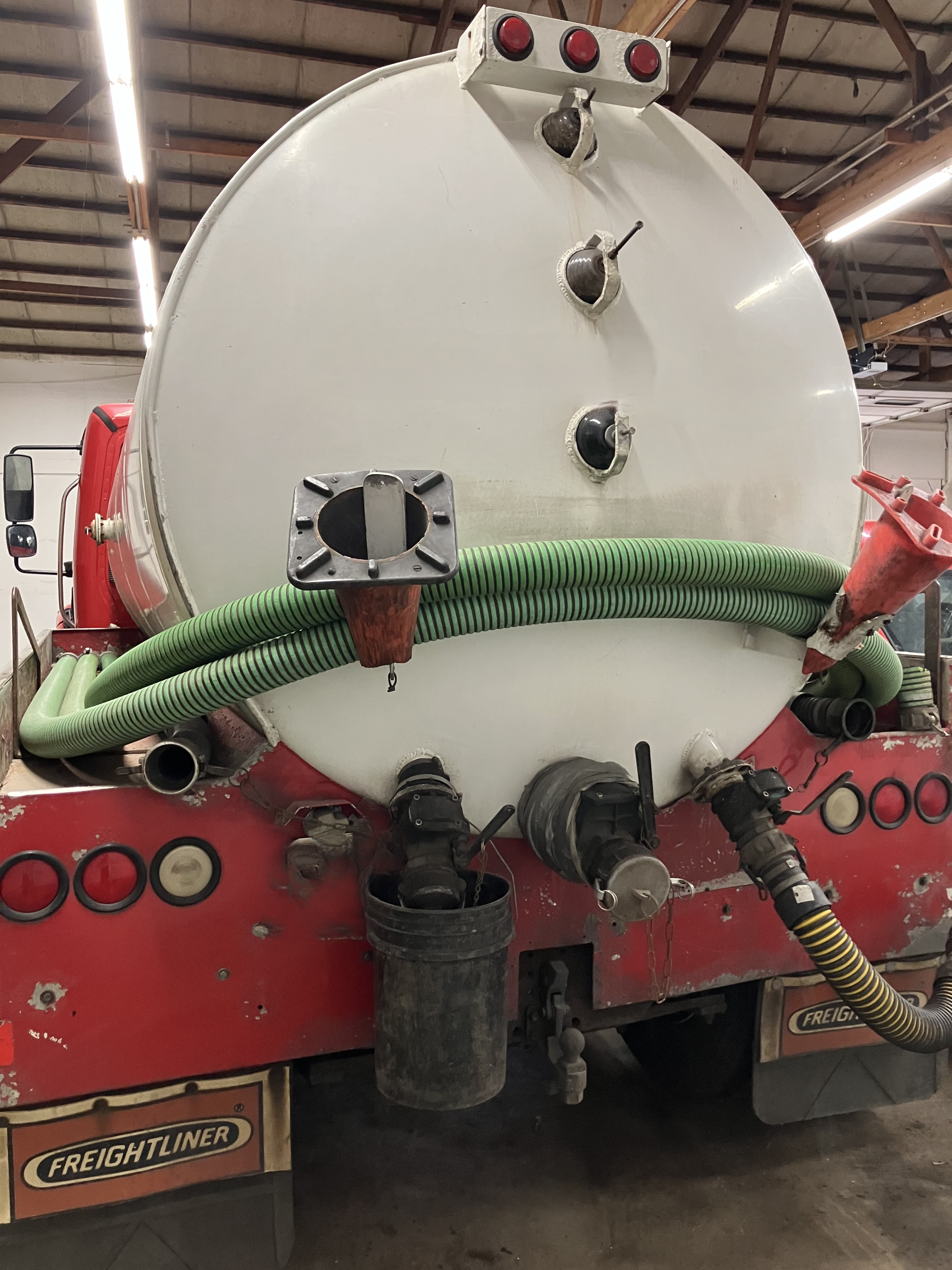 2008 Freightliner Advance Pump & Equipment Septic - image 9