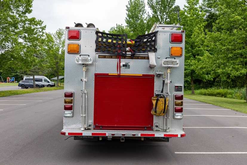 2004 Spartan Gladiator Evolution Pumper — photo 4