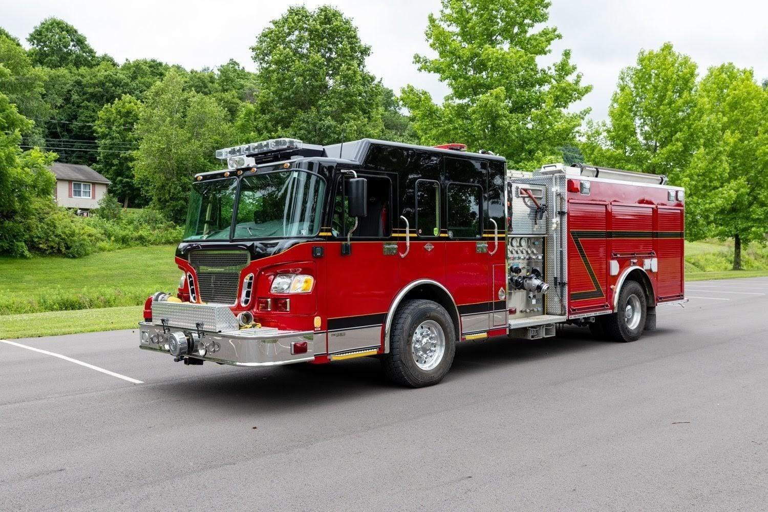 2004 Spartan Gladiator Evolution Pumper - image 1
