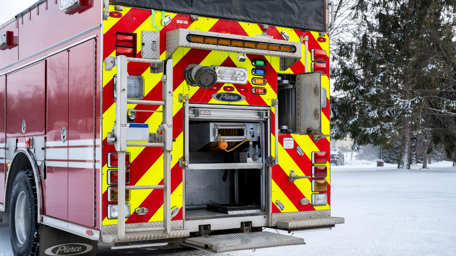 2010 Pierce Velocity PUC Pumper - image 11
