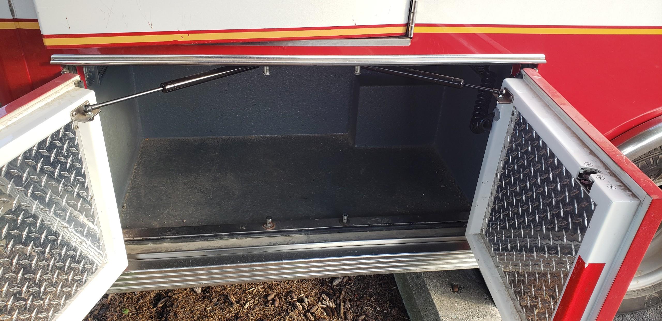 2013 LifeLine Chevrolet Type III Ambulance - image 10