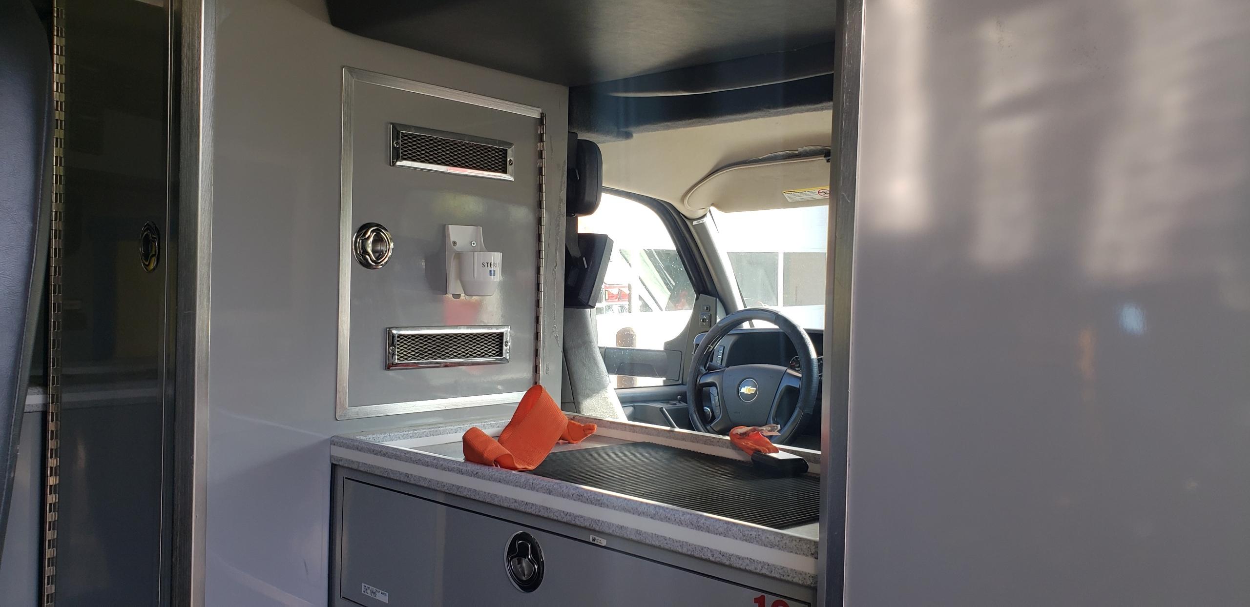 2013 LifeLine Chevrolet Type III Ambulance - image 6