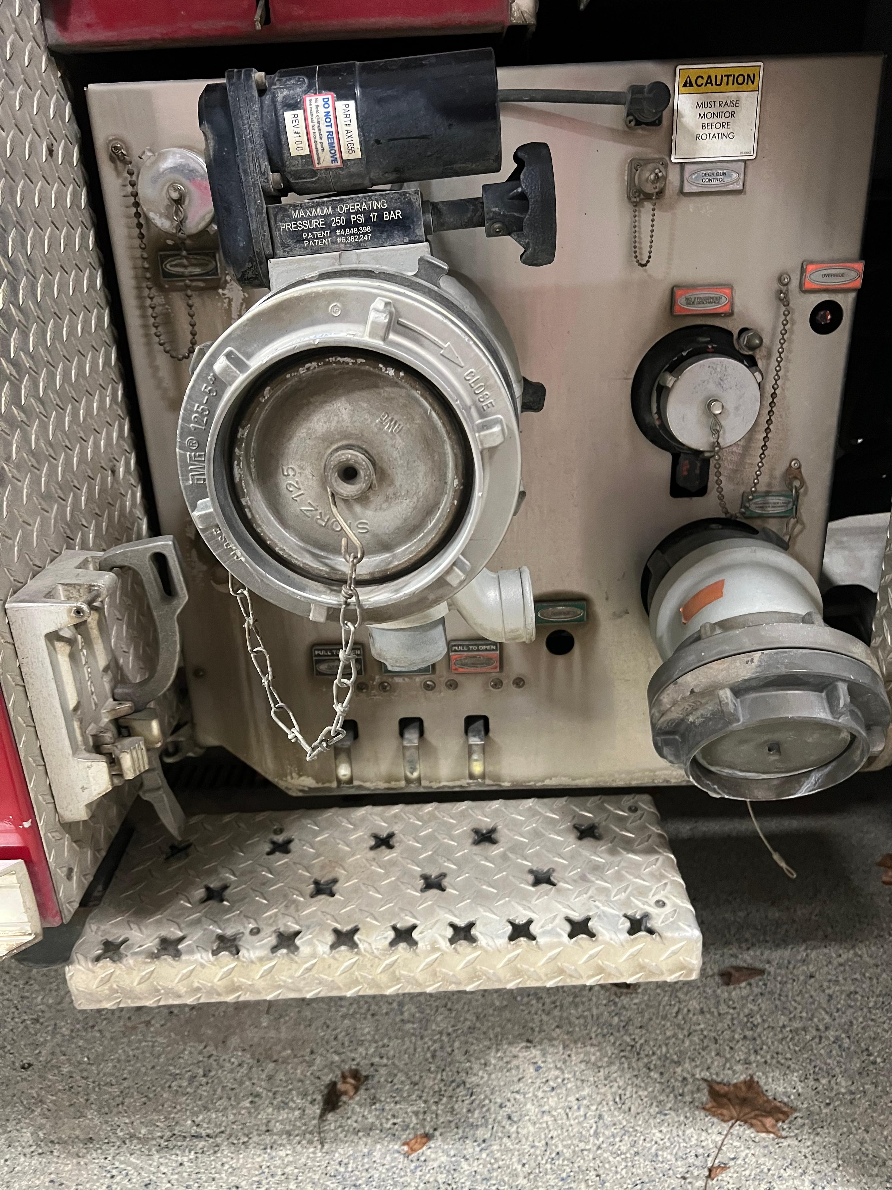 2010 Pierce Velocity PUC Pumper - image 34