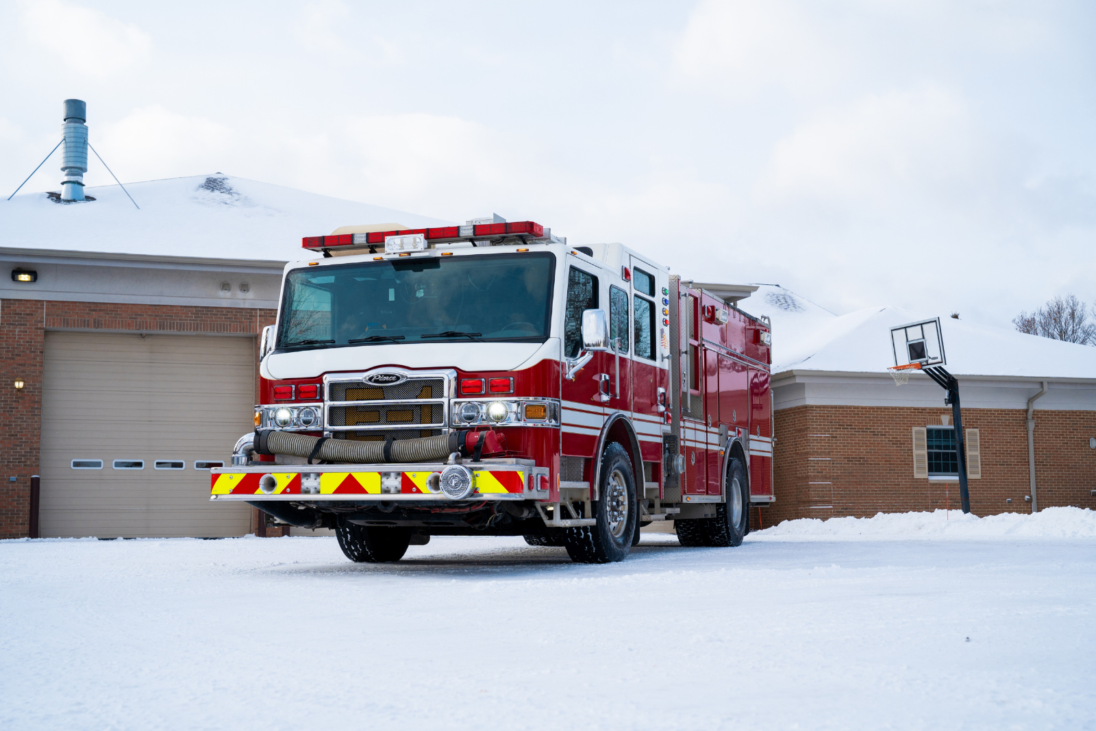 2010 Pierce Velocity PUC Pumper - image 3